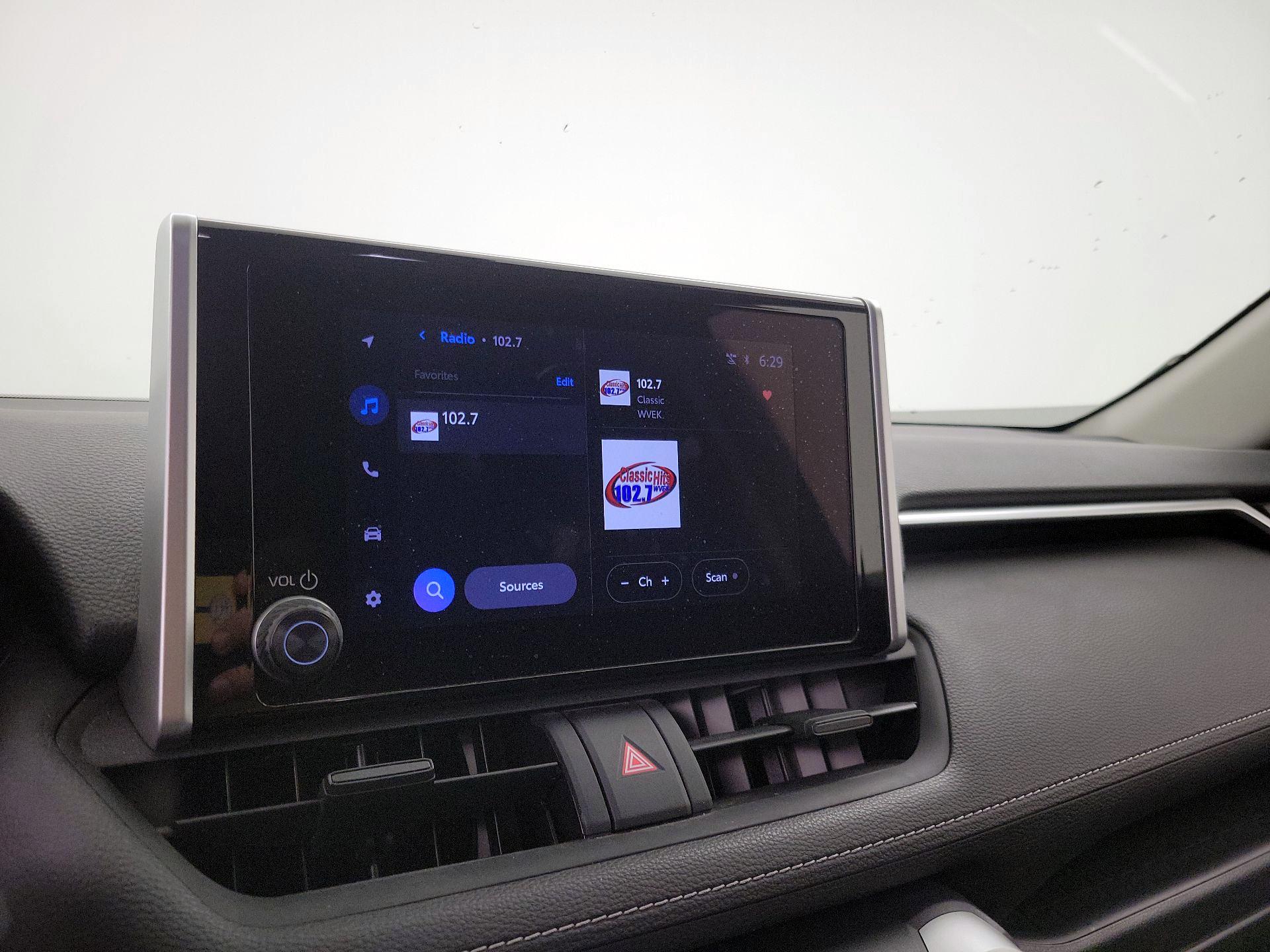 Thumbnail: 2023 Toyota RAV4 - 15