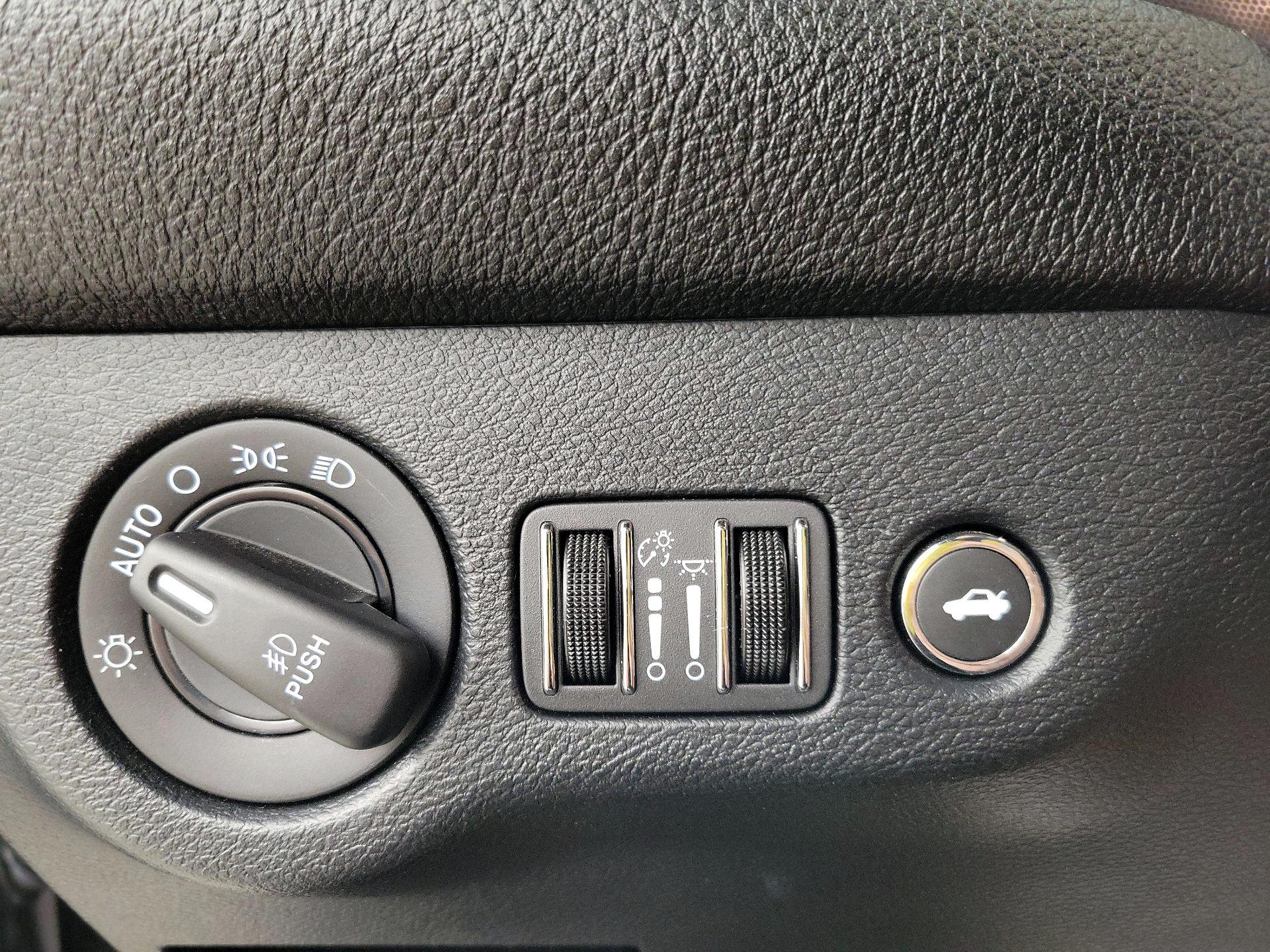 Thumbnail: 2018 Dodge Challenger - 13