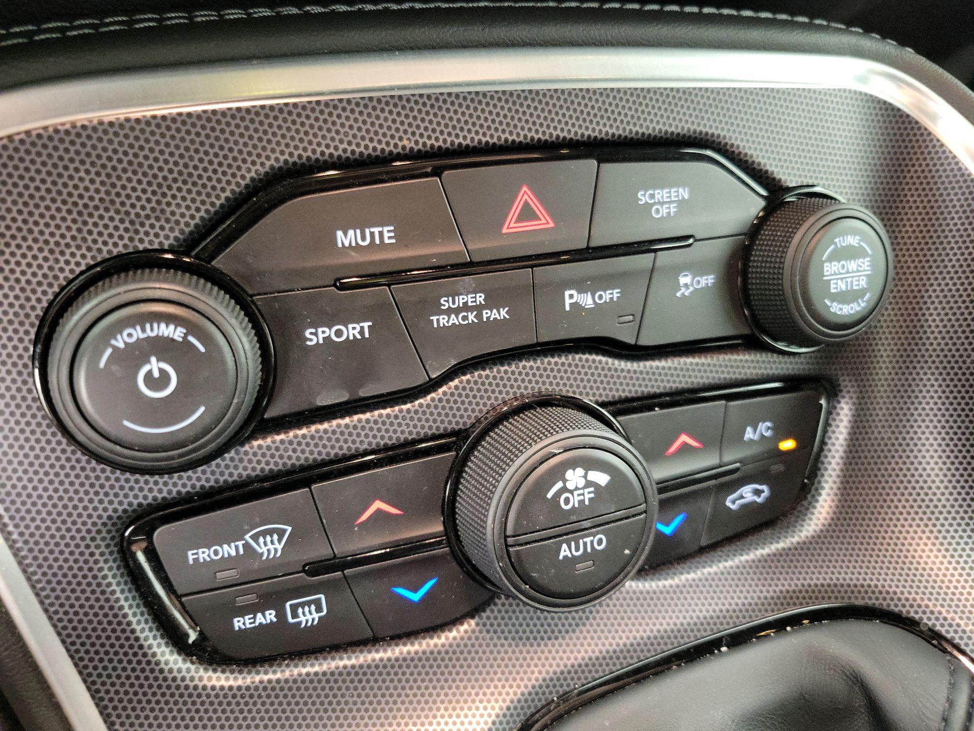 Thumbnail: 2018 Dodge Challenger - 16