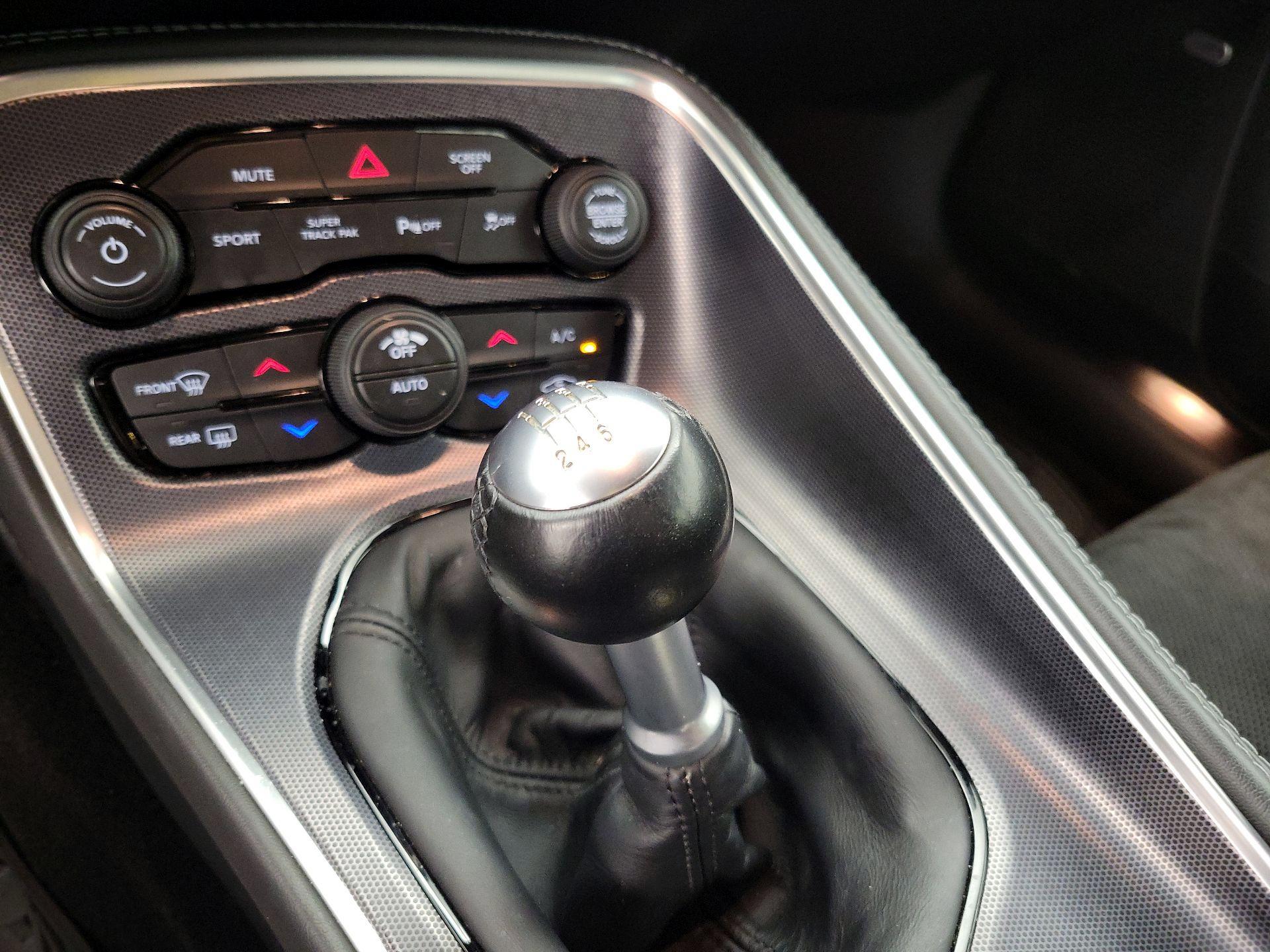 Thumbnail: 2018 Dodge Challenger - 17