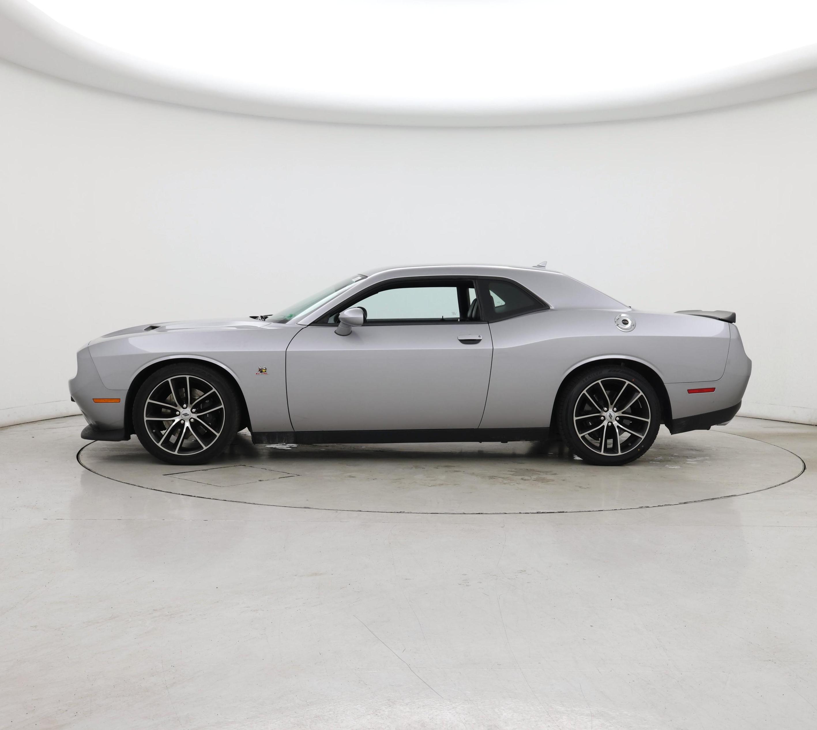 Thumbnail: 2018 Dodge Challenger - 3