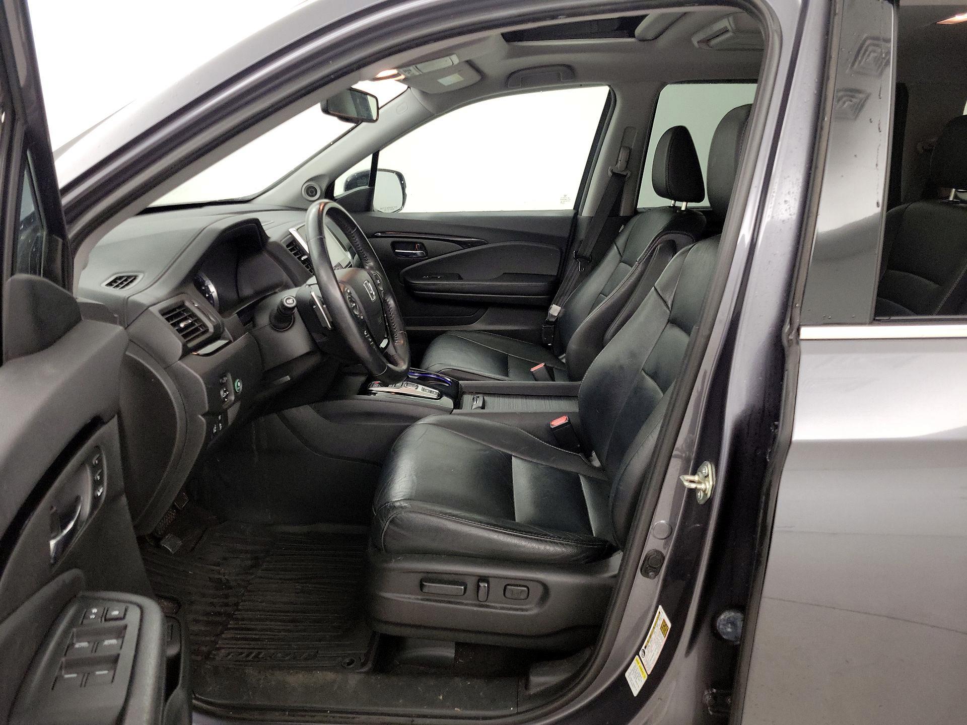 Thumbnail: 2016 Honda Pilot - 11