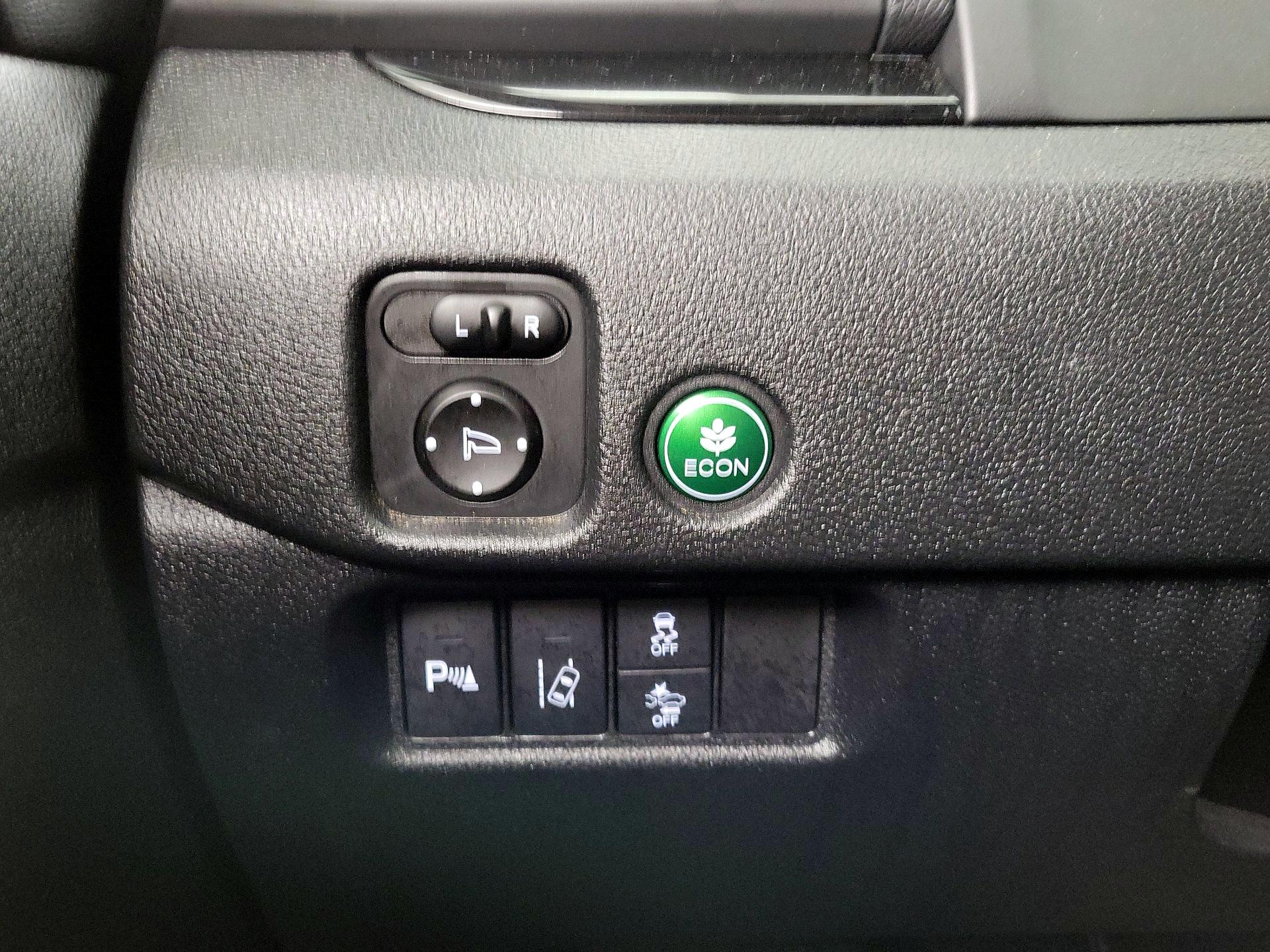 Thumbnail: 2016 Honda Pilot - 13