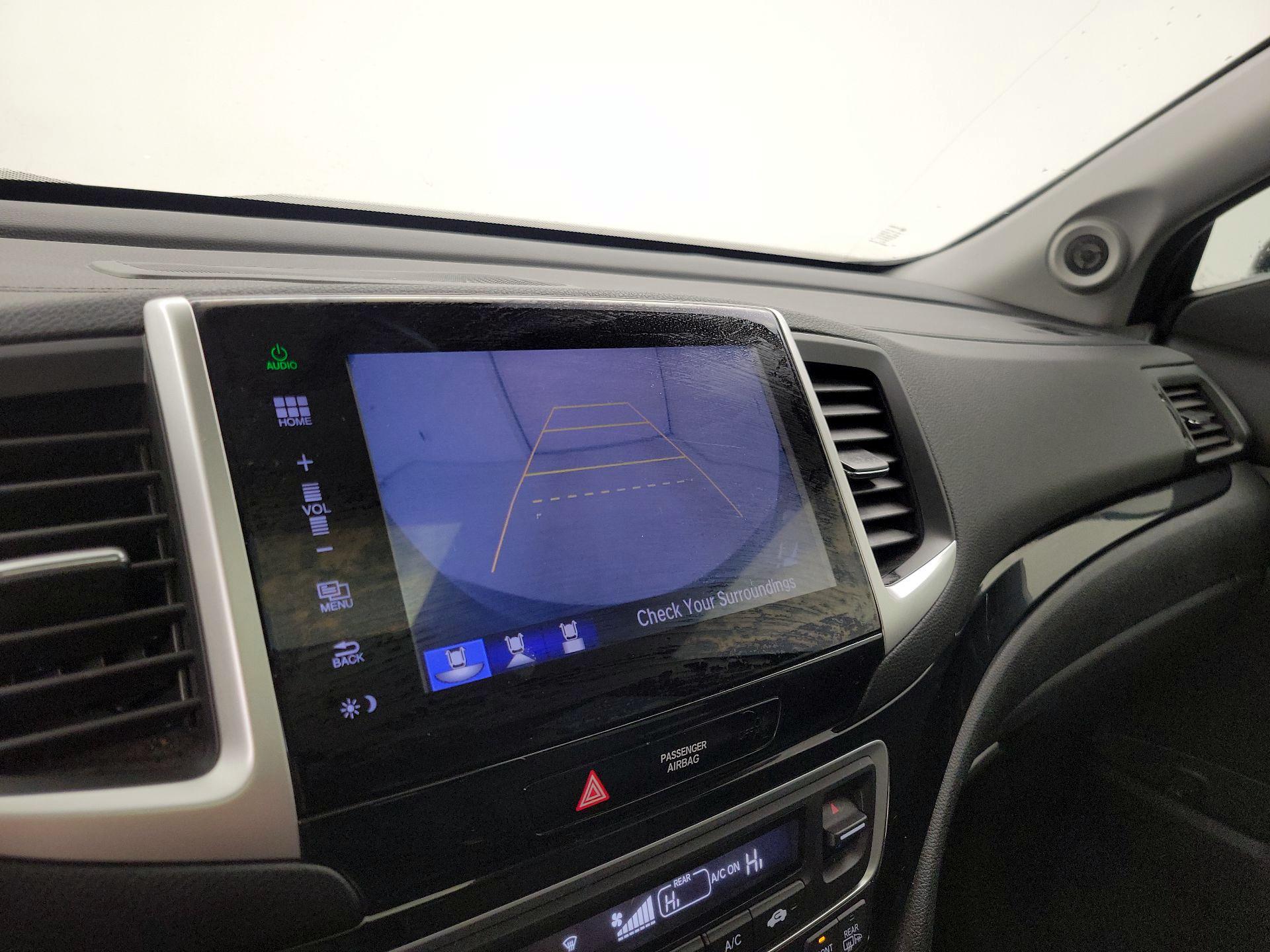 Thumbnail: 2016 Honda Pilot - 14