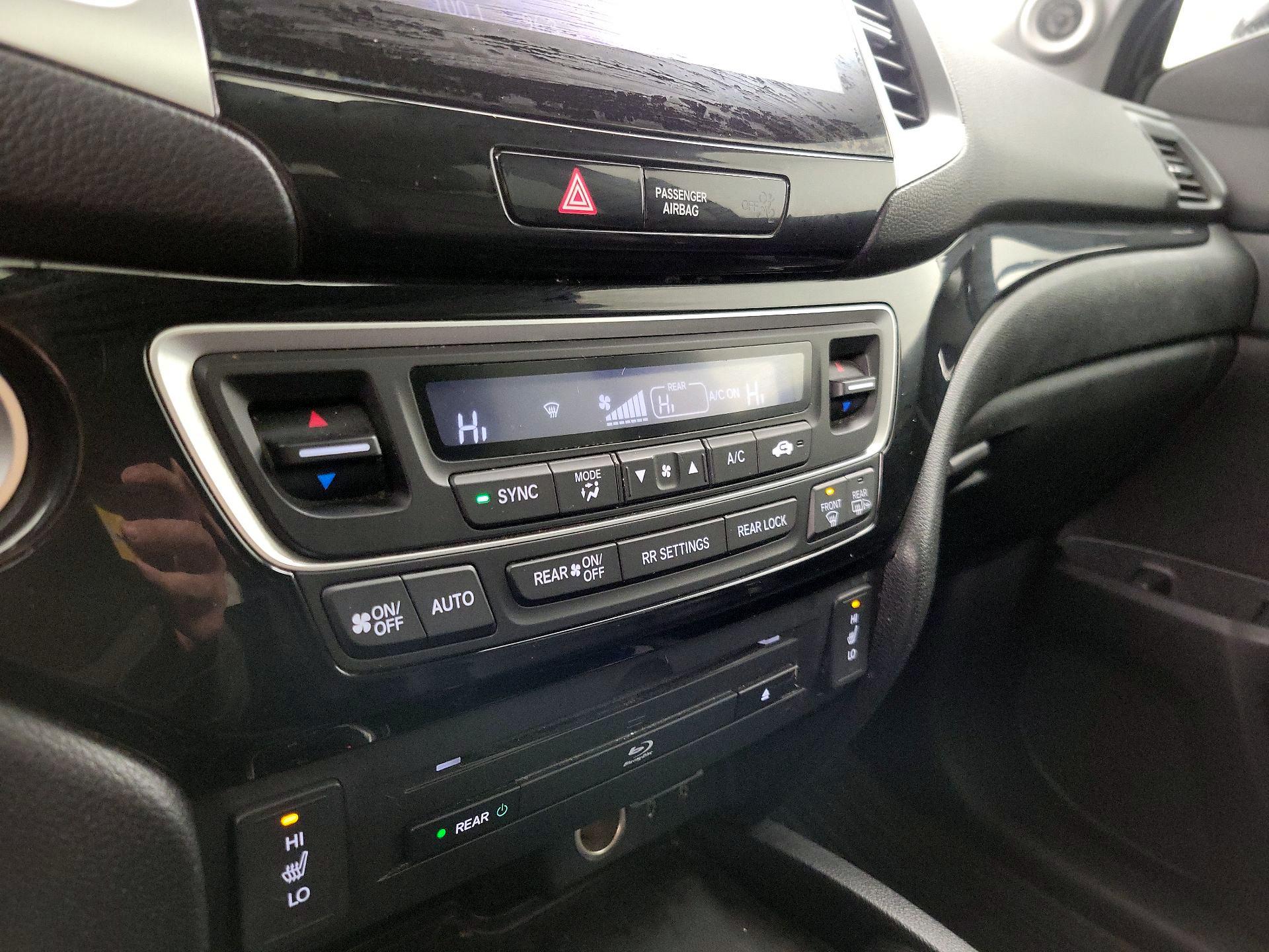 Thumbnail: 2016 Honda Pilot - 16