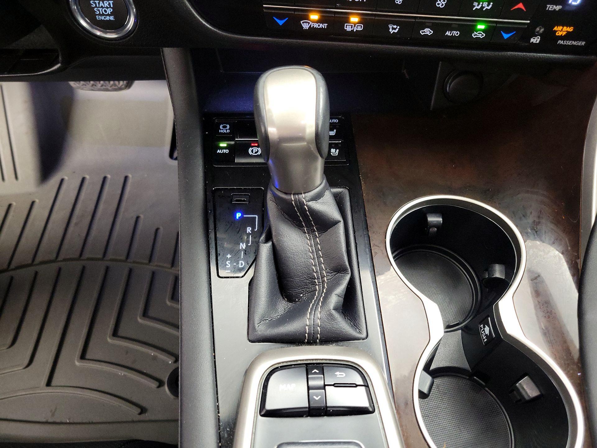 Thumbnail: 2016 Lexus RX - 18