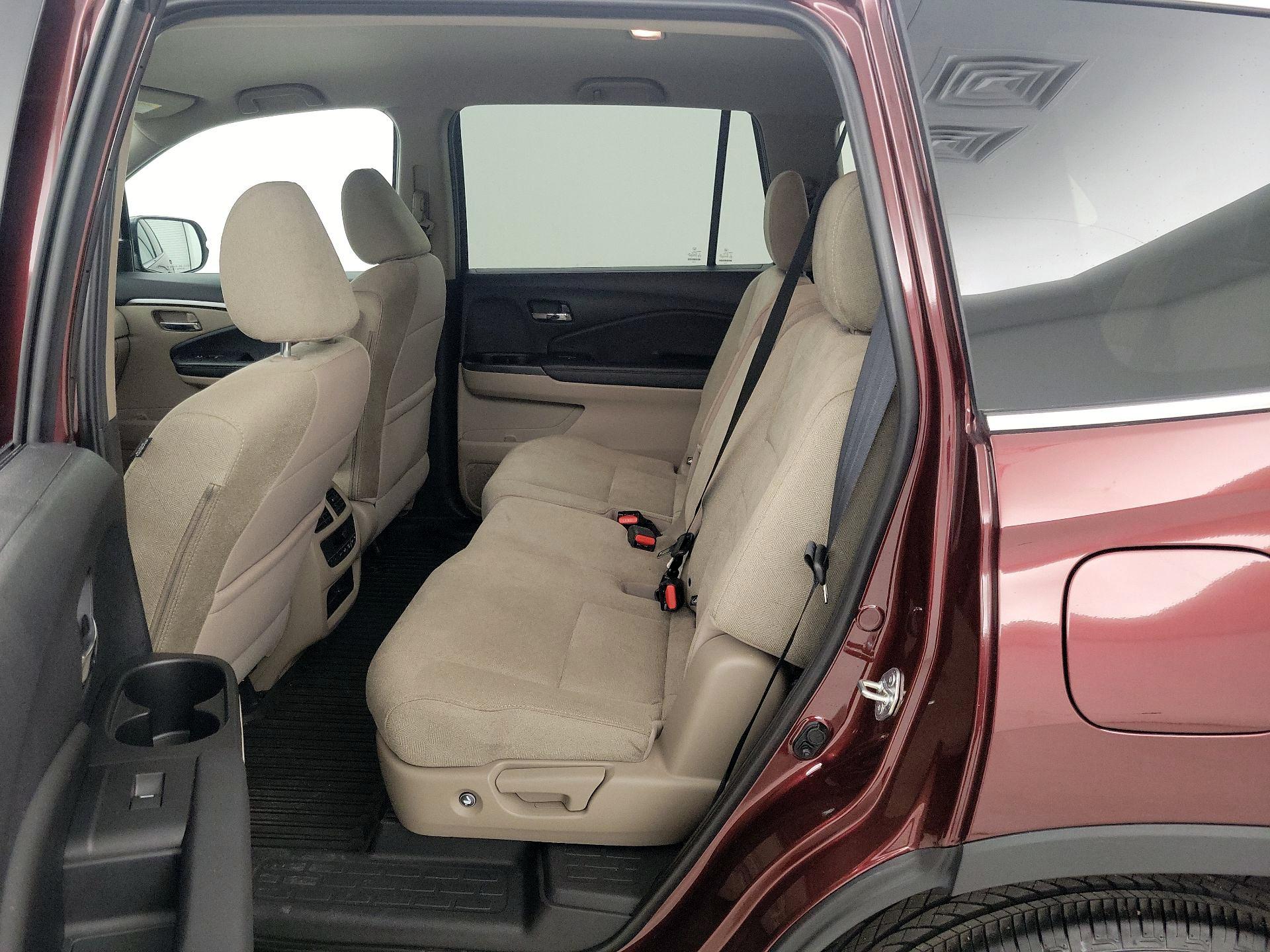 Thumbnail: 2019 Honda Pilot - 19