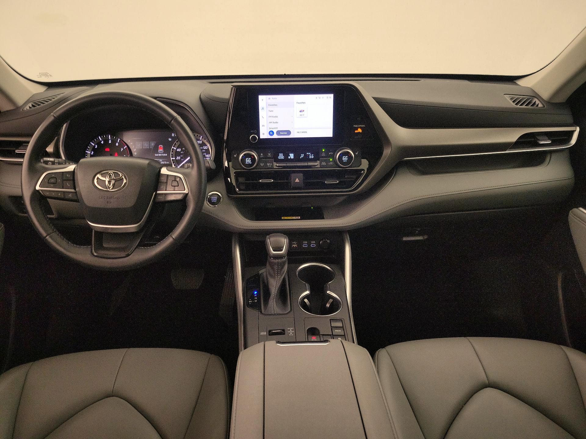 Thumbnail: 2023 Toyota Highlander - 9