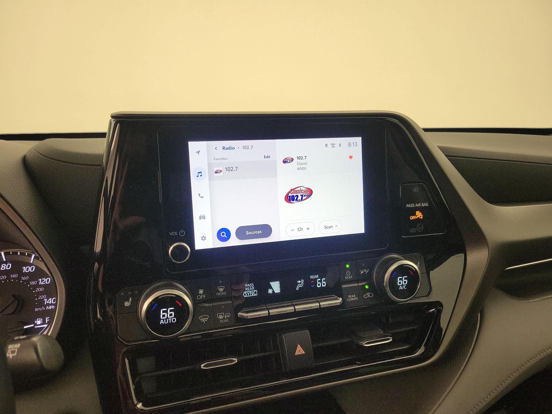 Thumbnail: 2023 Toyota Highlander - 15