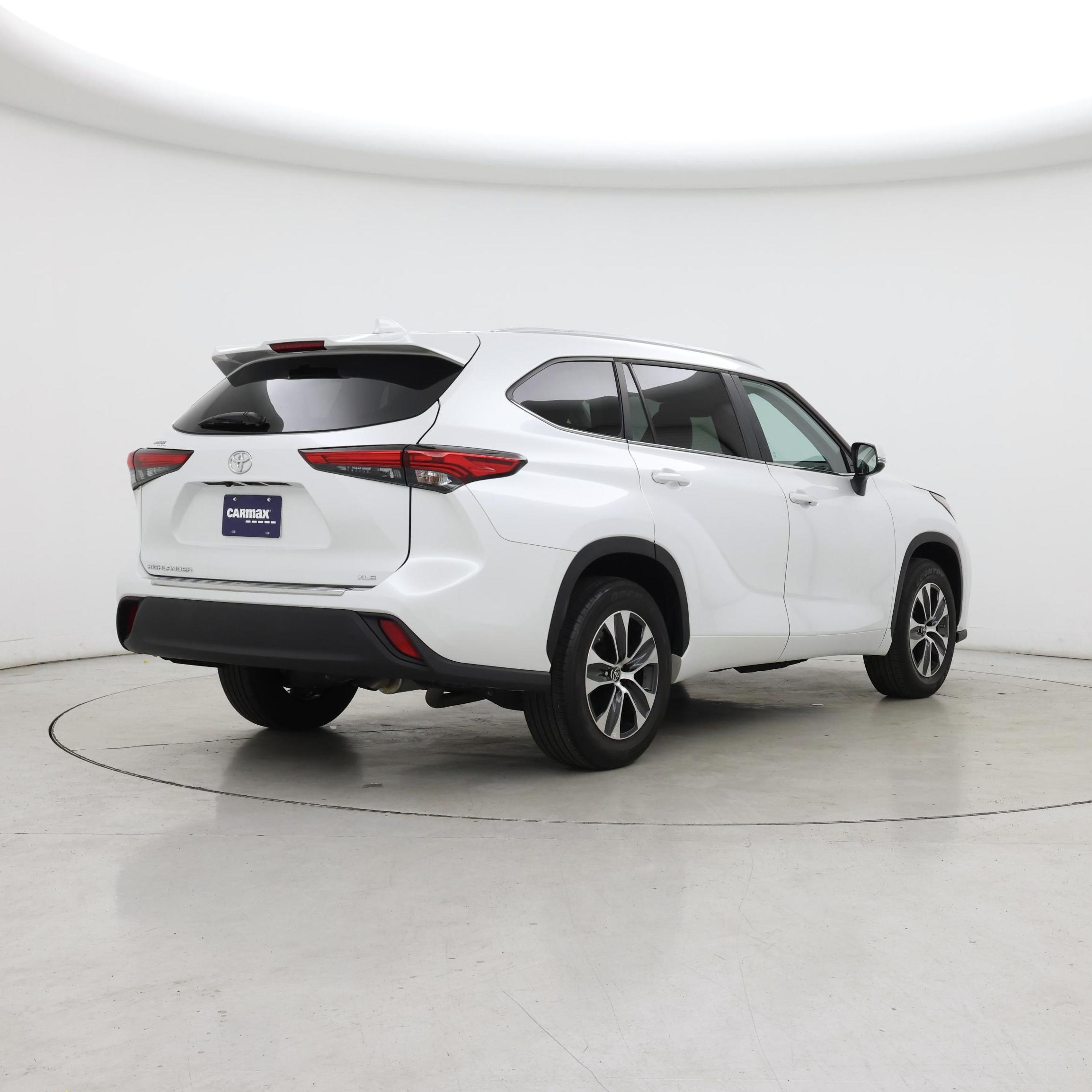 Thumbnail: 2023 Toyota Highlander - 8