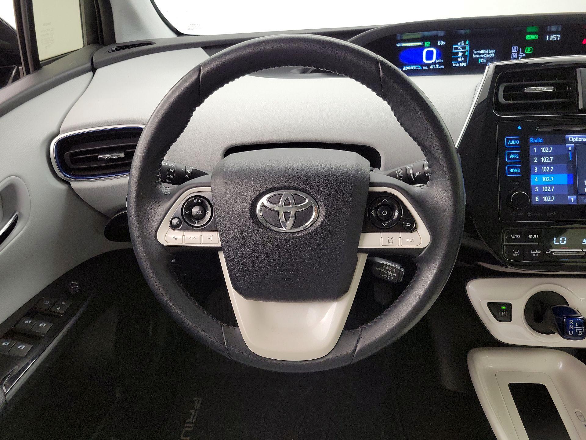 Thumbnail: 2017 Toyota Prius - 10