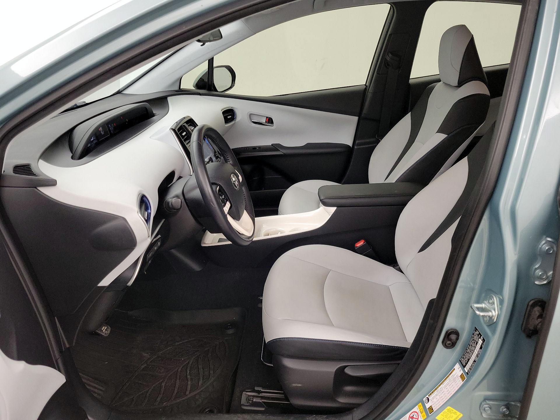 Thumbnail: 2017 Toyota Prius - 11