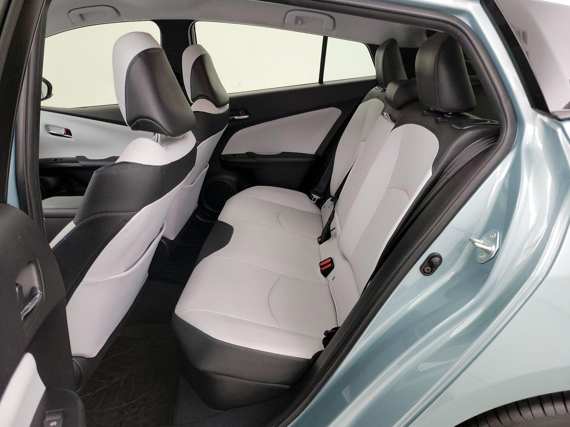 Thumbnail: 2017 Toyota Prius - 18