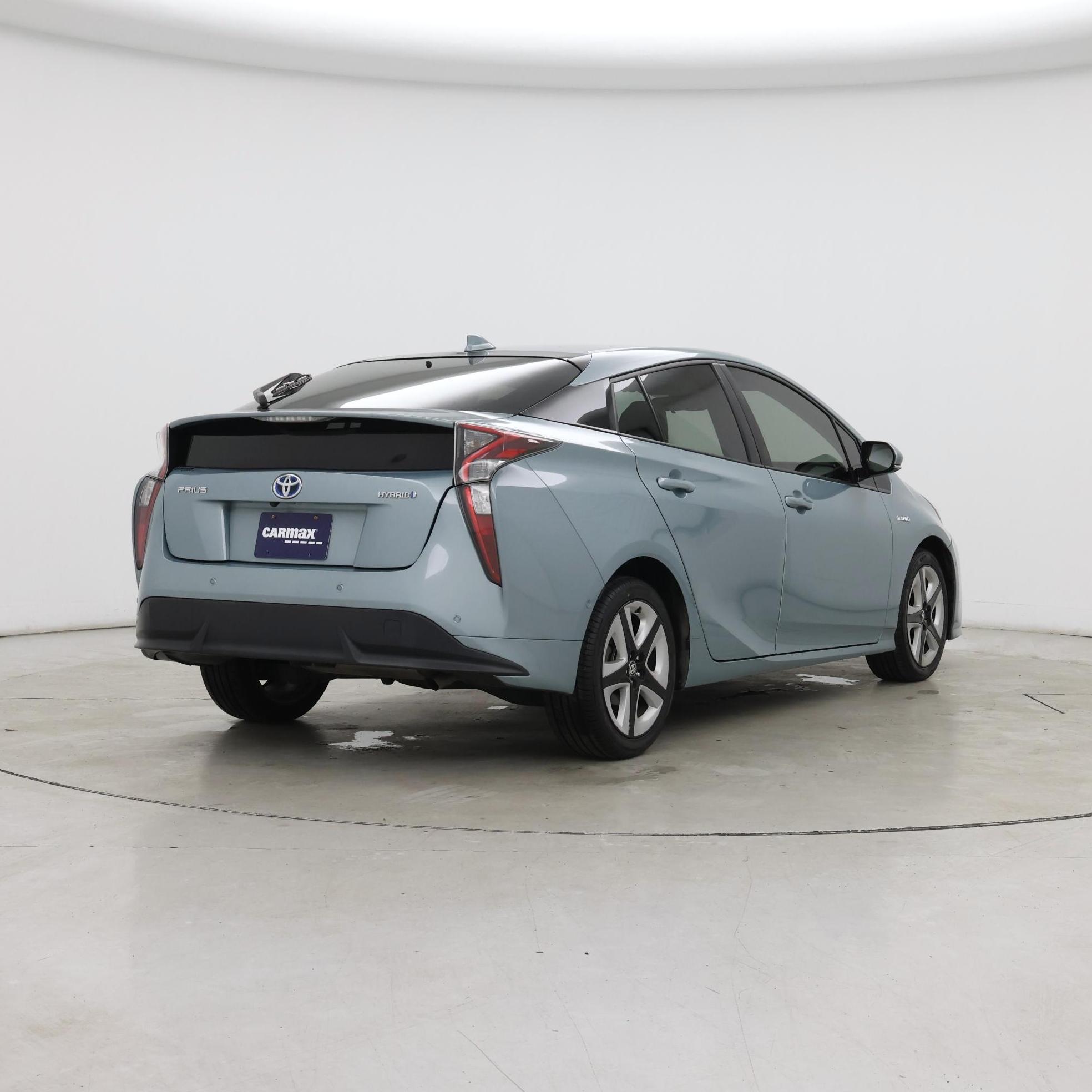 Thumbnail: 2017 Toyota Prius - 8