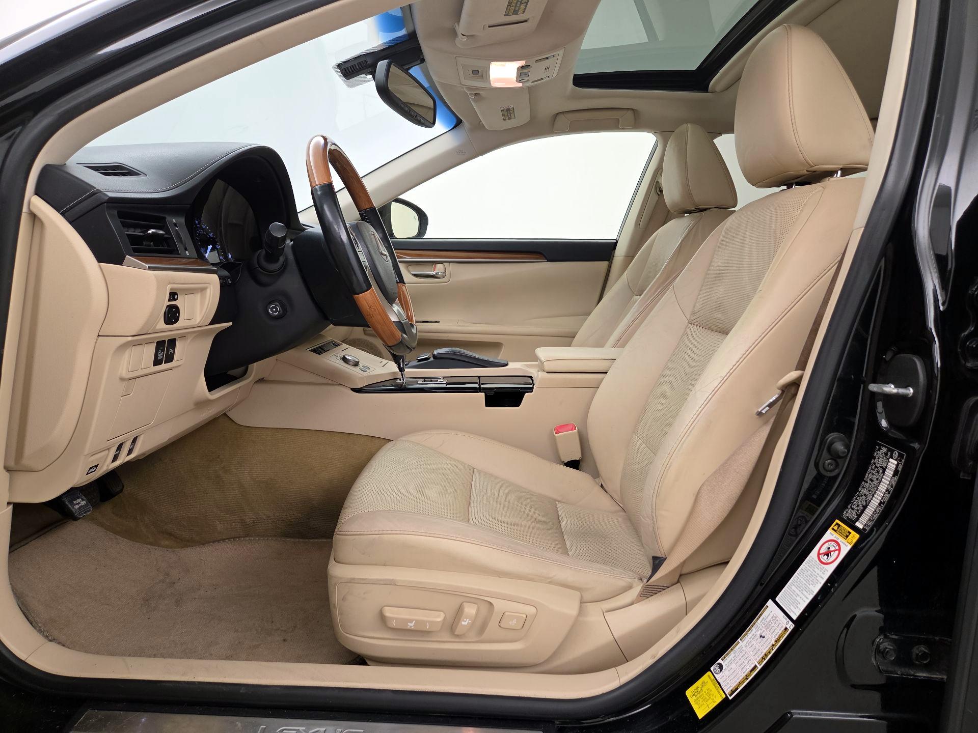 Thumbnail: 2014 Lexus ES - 11