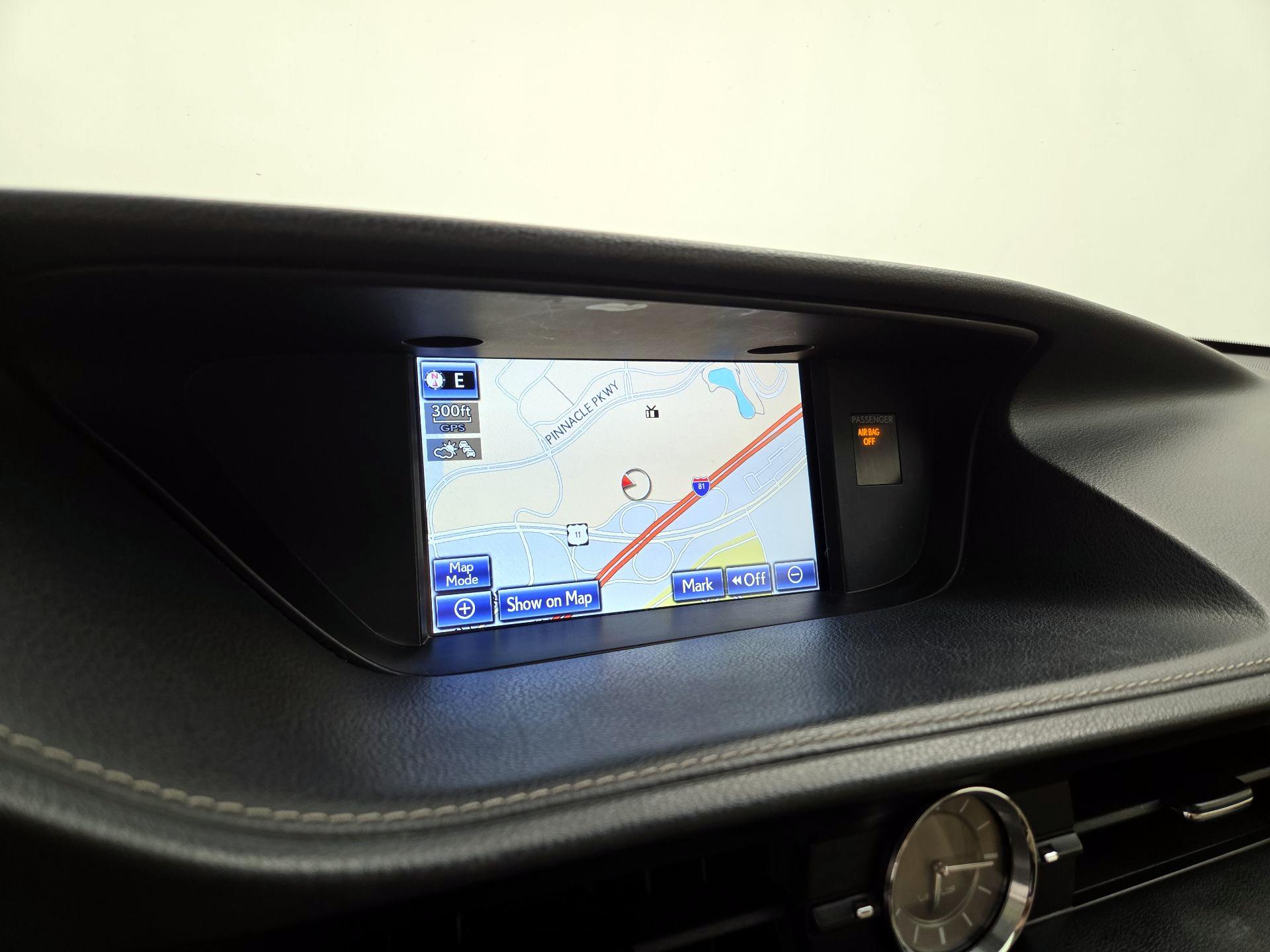 Thumbnail: 2014 Lexus ES - 14