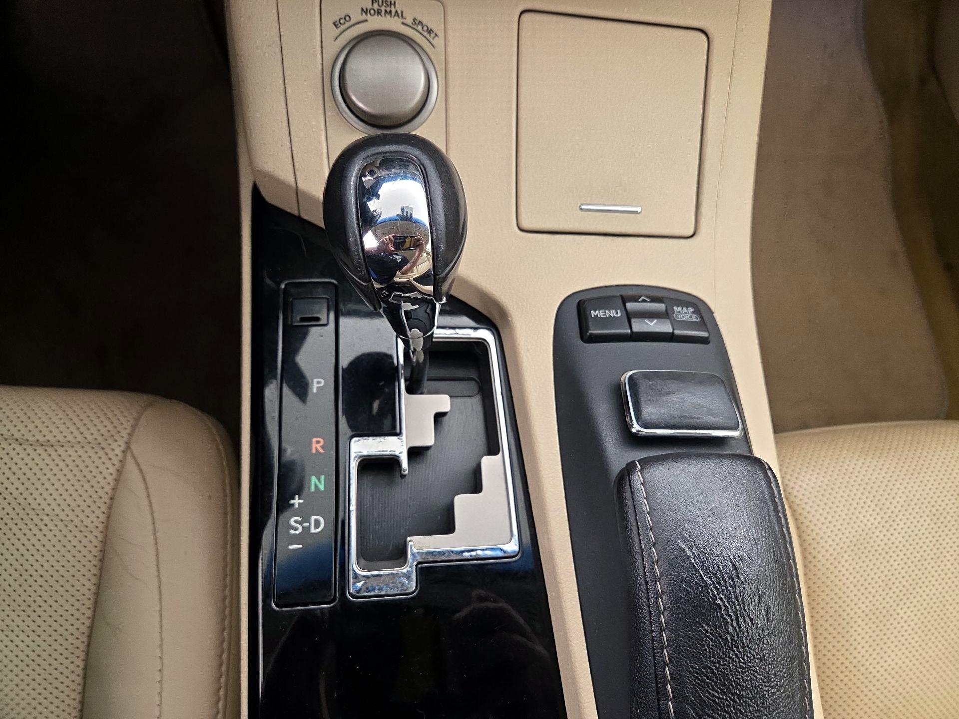 Thumbnail: 2014 Lexus ES - 18
