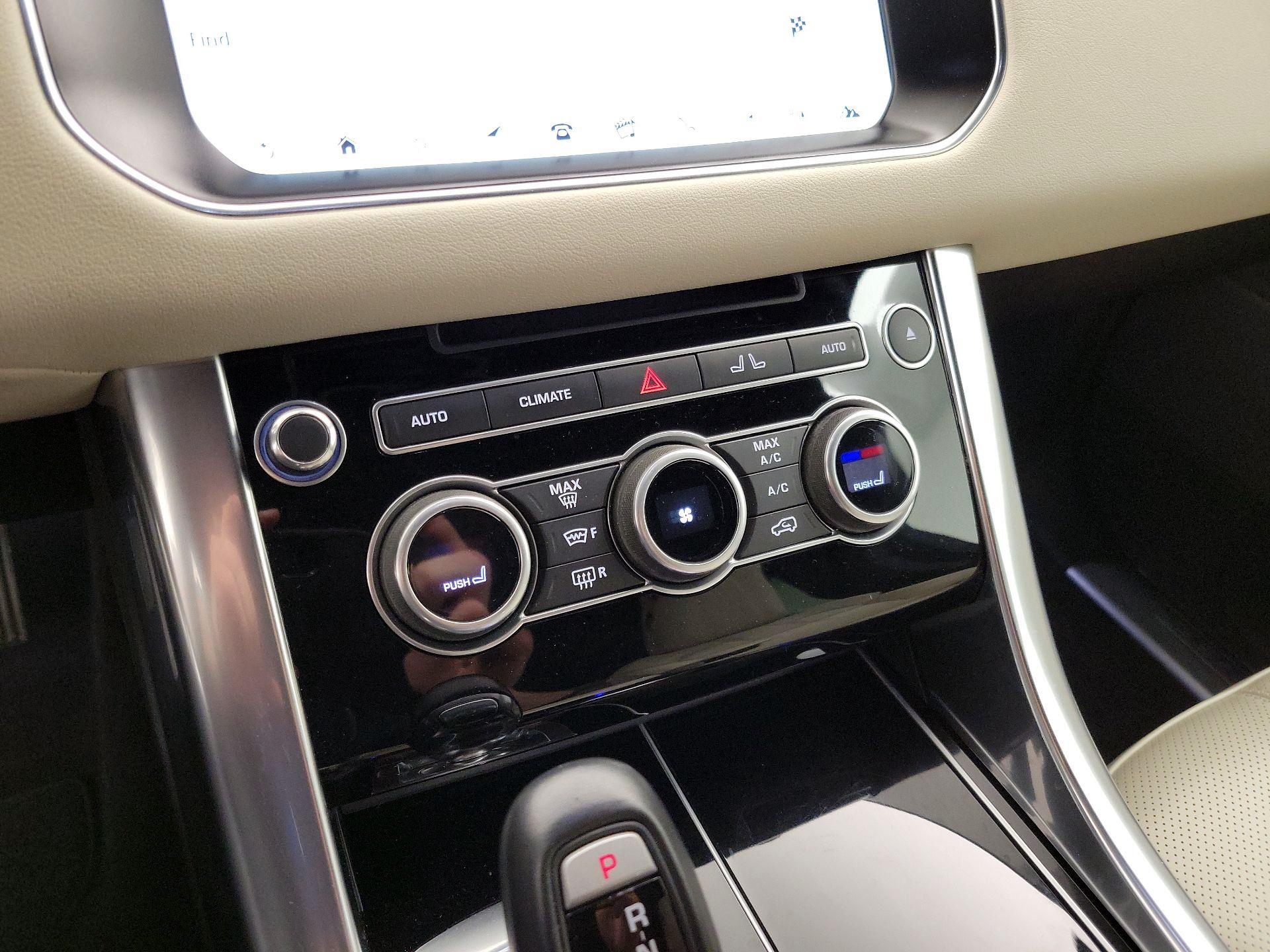 Thumbnail: 2017 Land Rover Range Rover Sport - 17