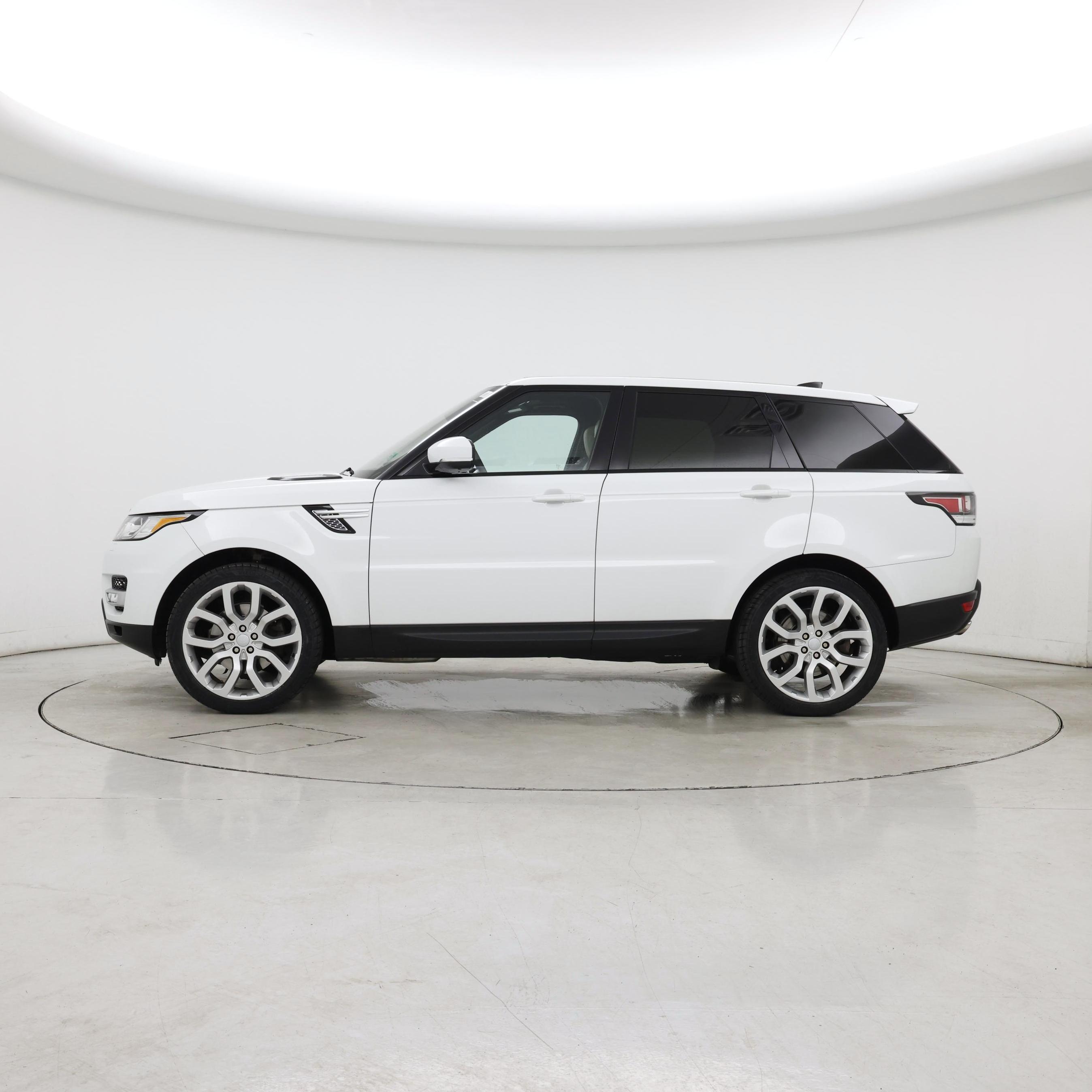 Thumbnail: 2017 Land Rover Range Rover Sport - 3