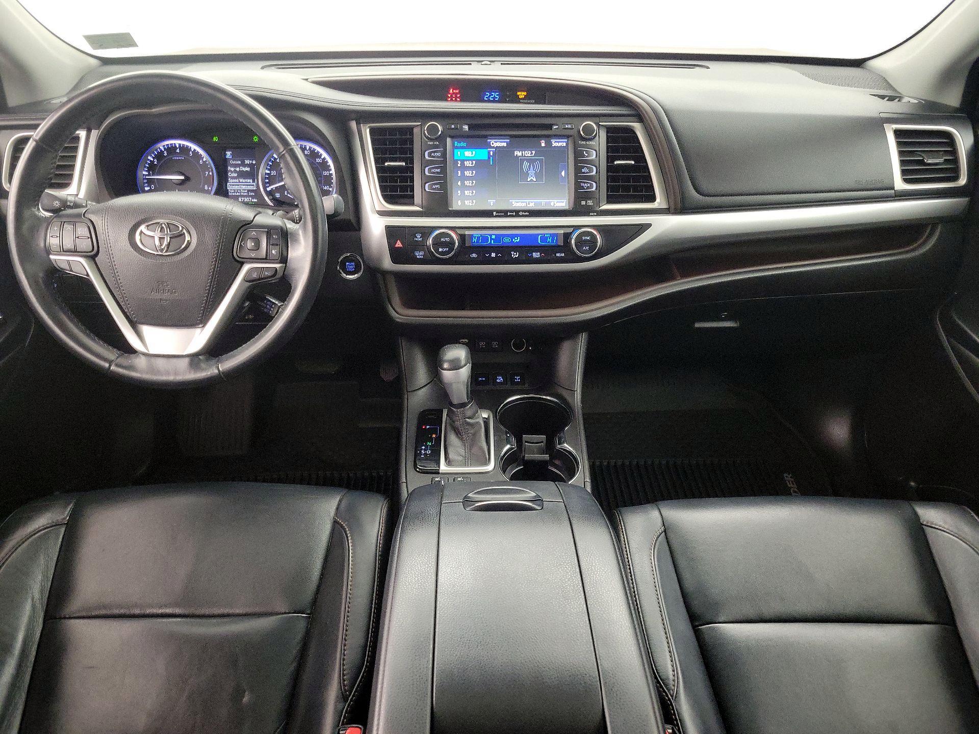 Thumbnail: 2017 Toyota Highlander - 9