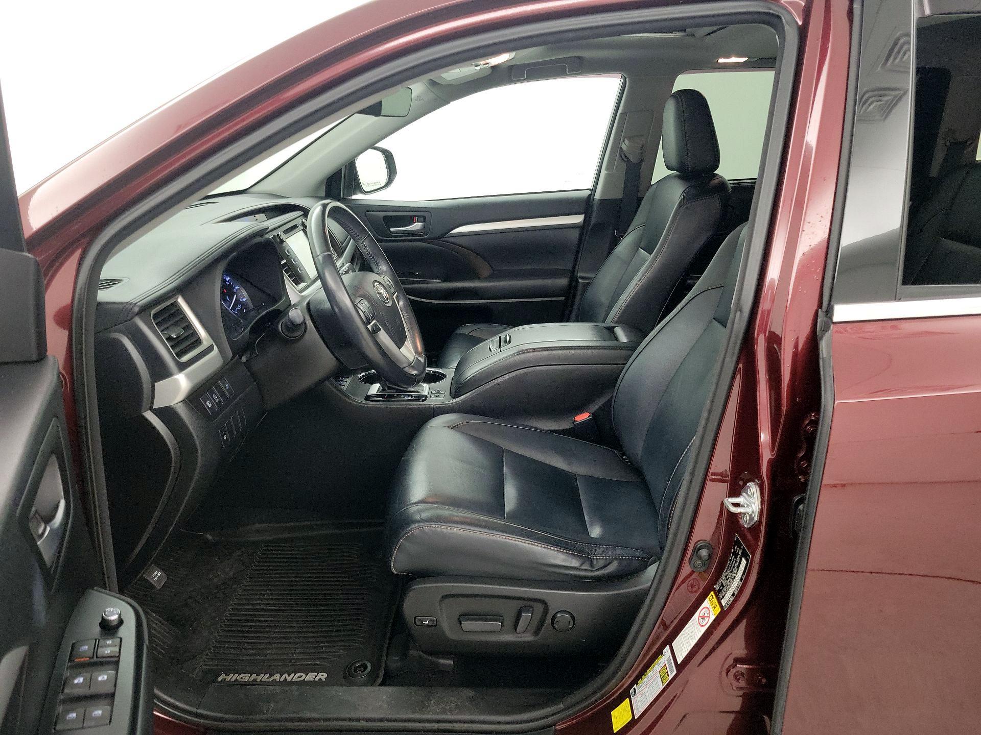 Thumbnail: 2017 Toyota Highlander - 11