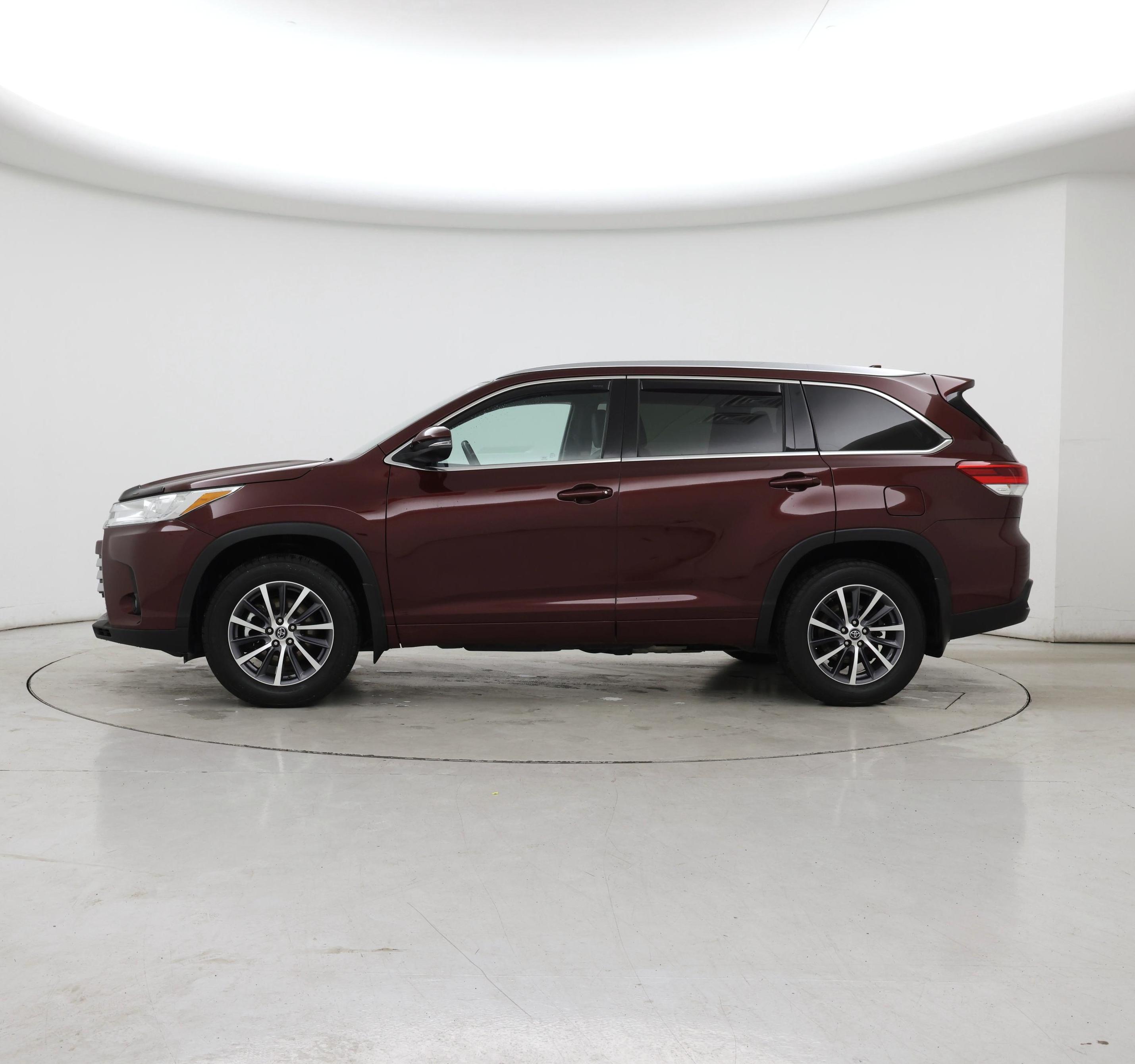 Thumbnail: 2017 Toyota Highlander - 3