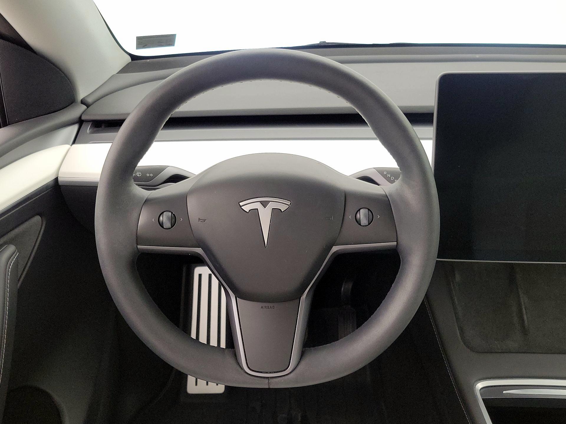 Thumbnail: 2023 Tesla Model Y - 10