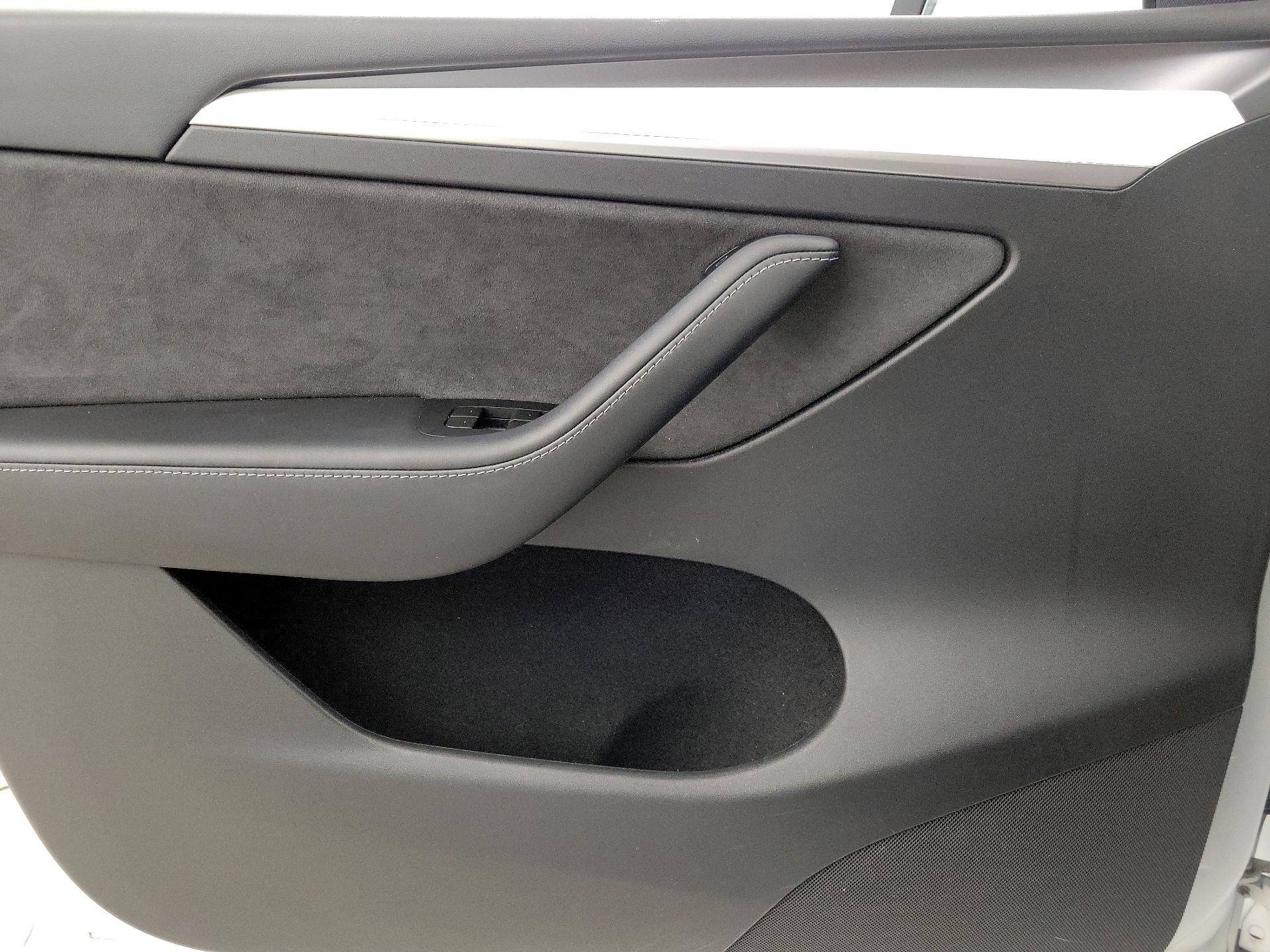 Thumbnail: 2023 Tesla Model Y - 12