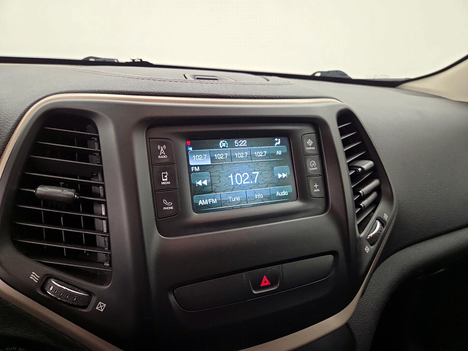 Thumbnail: 2015 Jeep Cherokee - 15