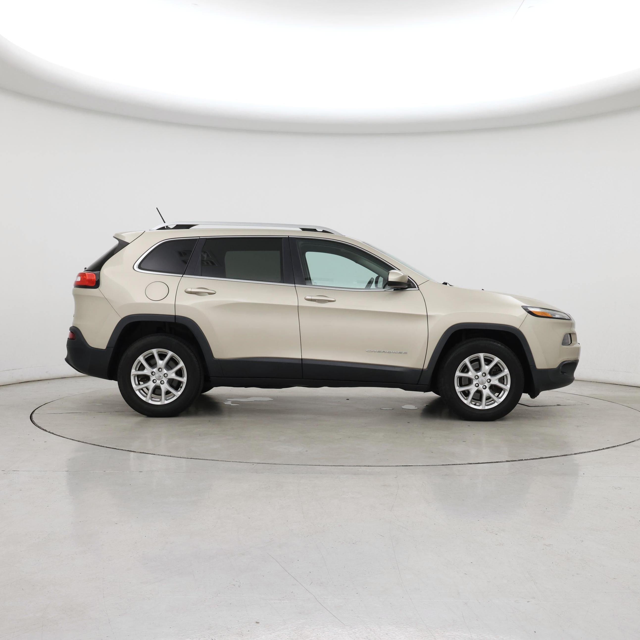 Thumbnail: 2015 Jeep Cherokee - 7