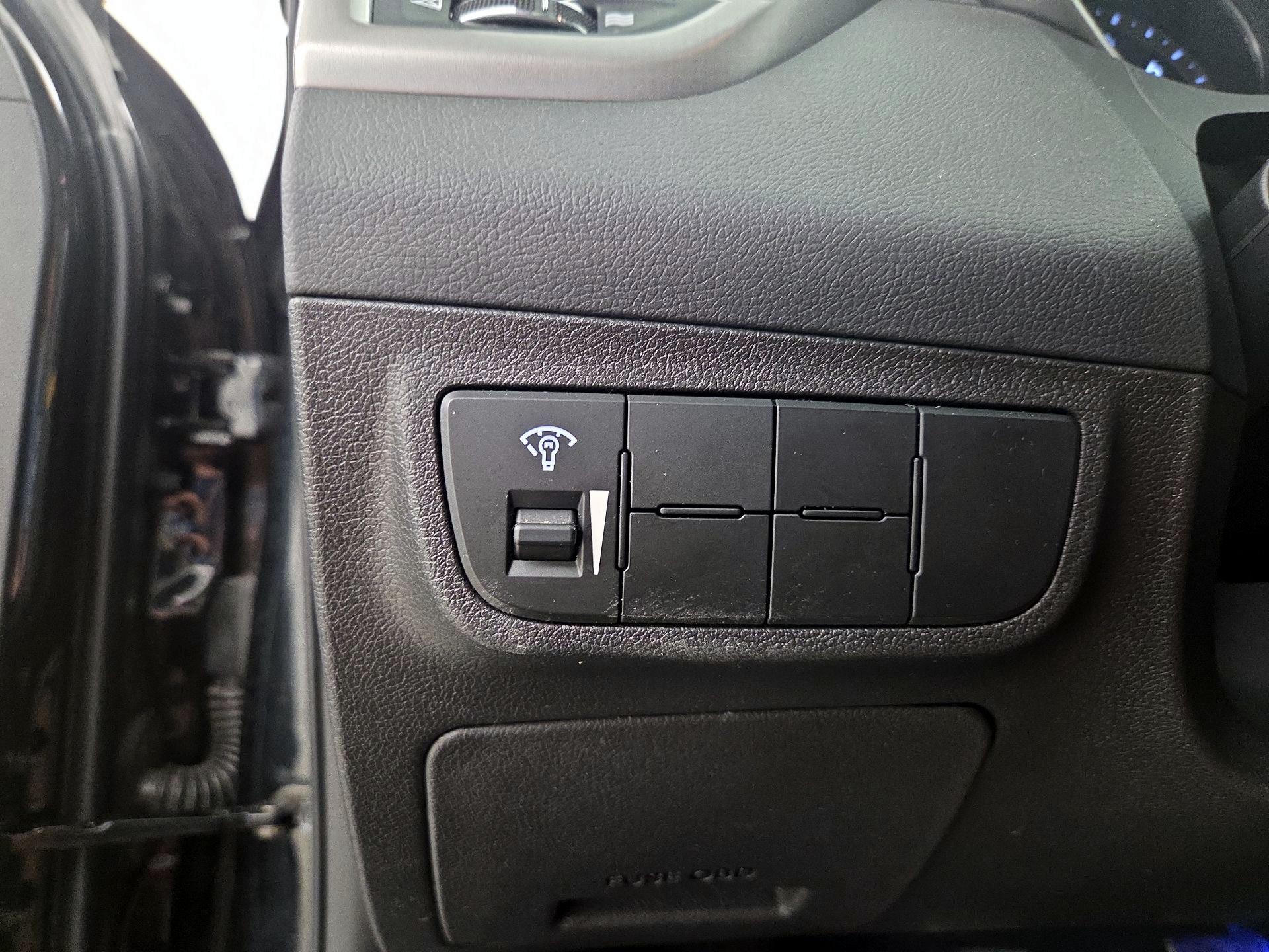 Thumbnail: 2014 Hyundai Veloster - 13