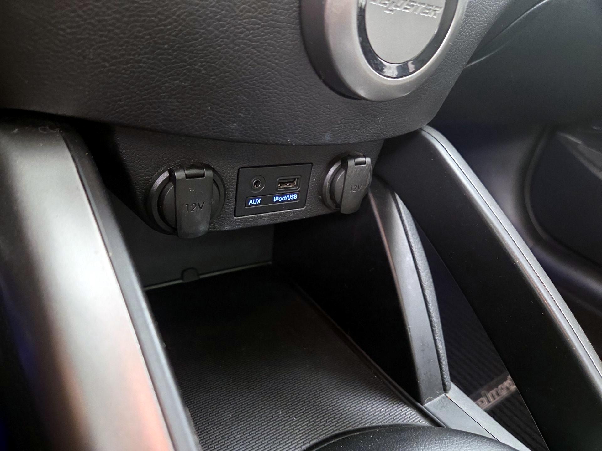 Thumbnail: 2014 Hyundai Veloster - 18