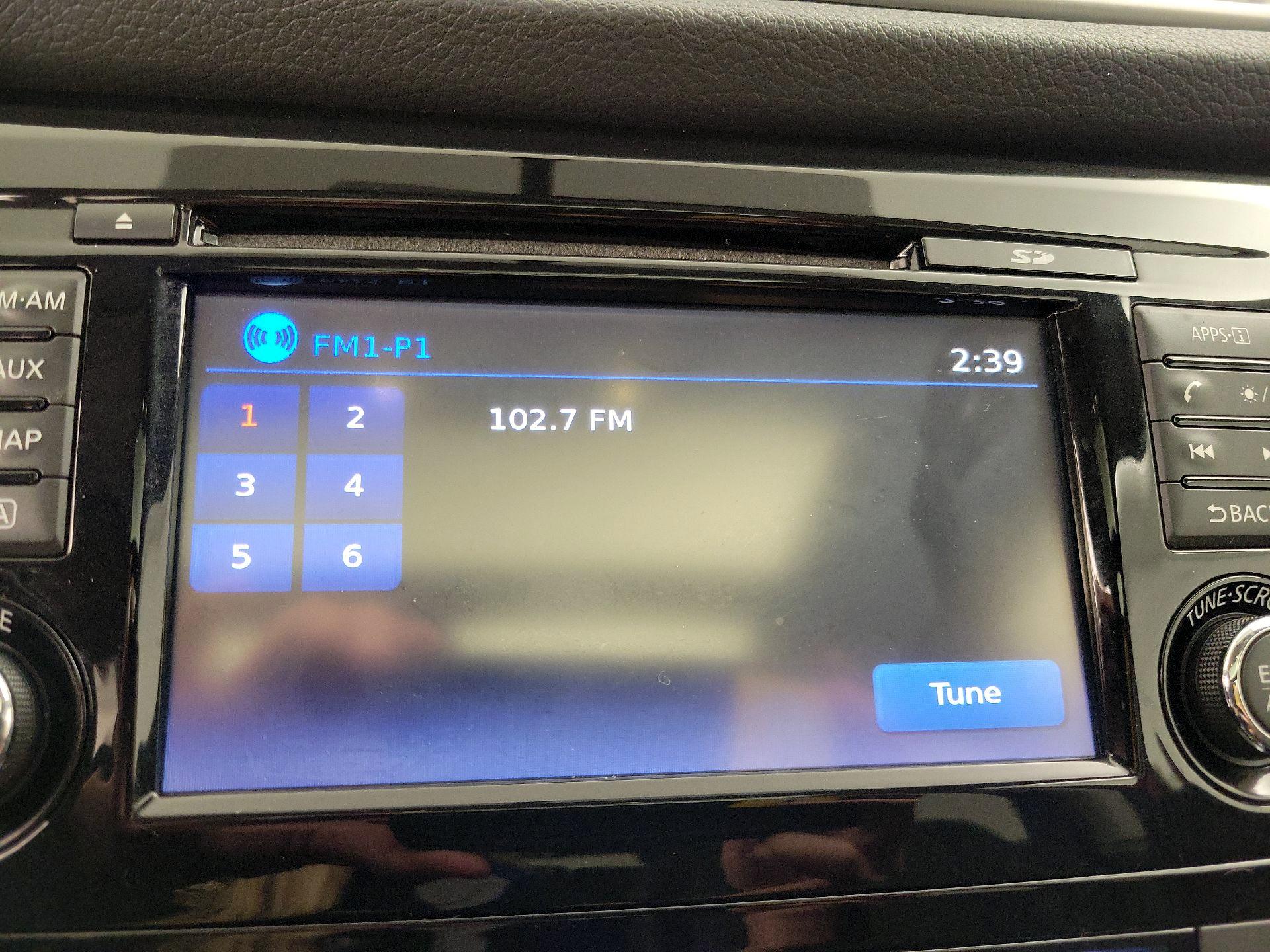 Thumbnail: 2014 Nissan Rogue - 16