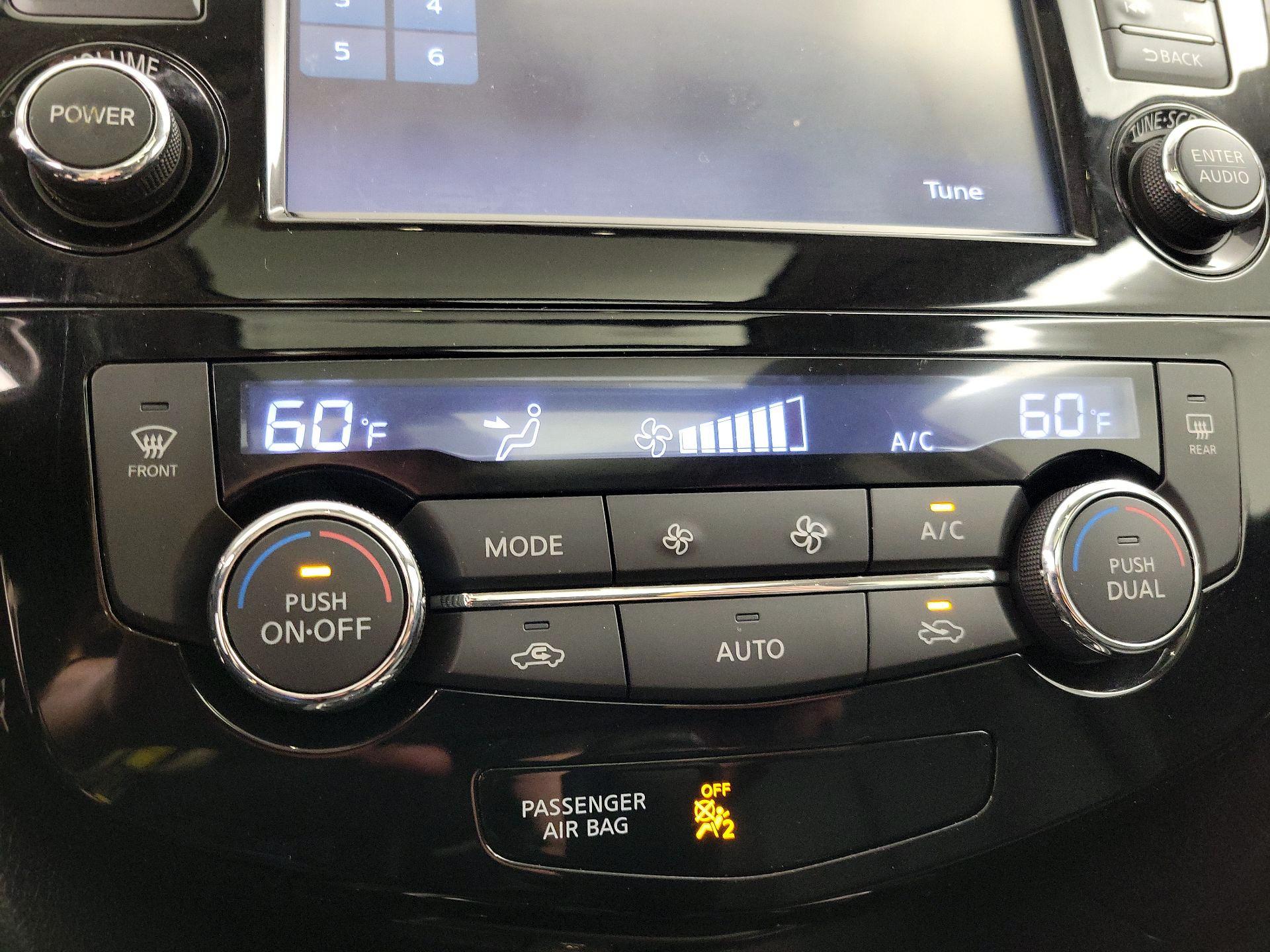 Thumbnail: 2014 Nissan Rogue - 17