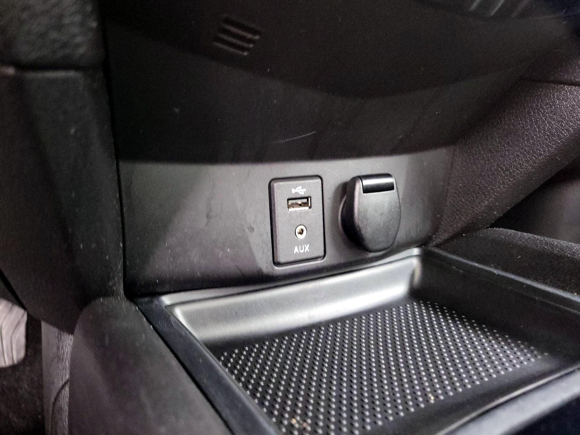 Thumbnail: 2014 Nissan Rogue - 19