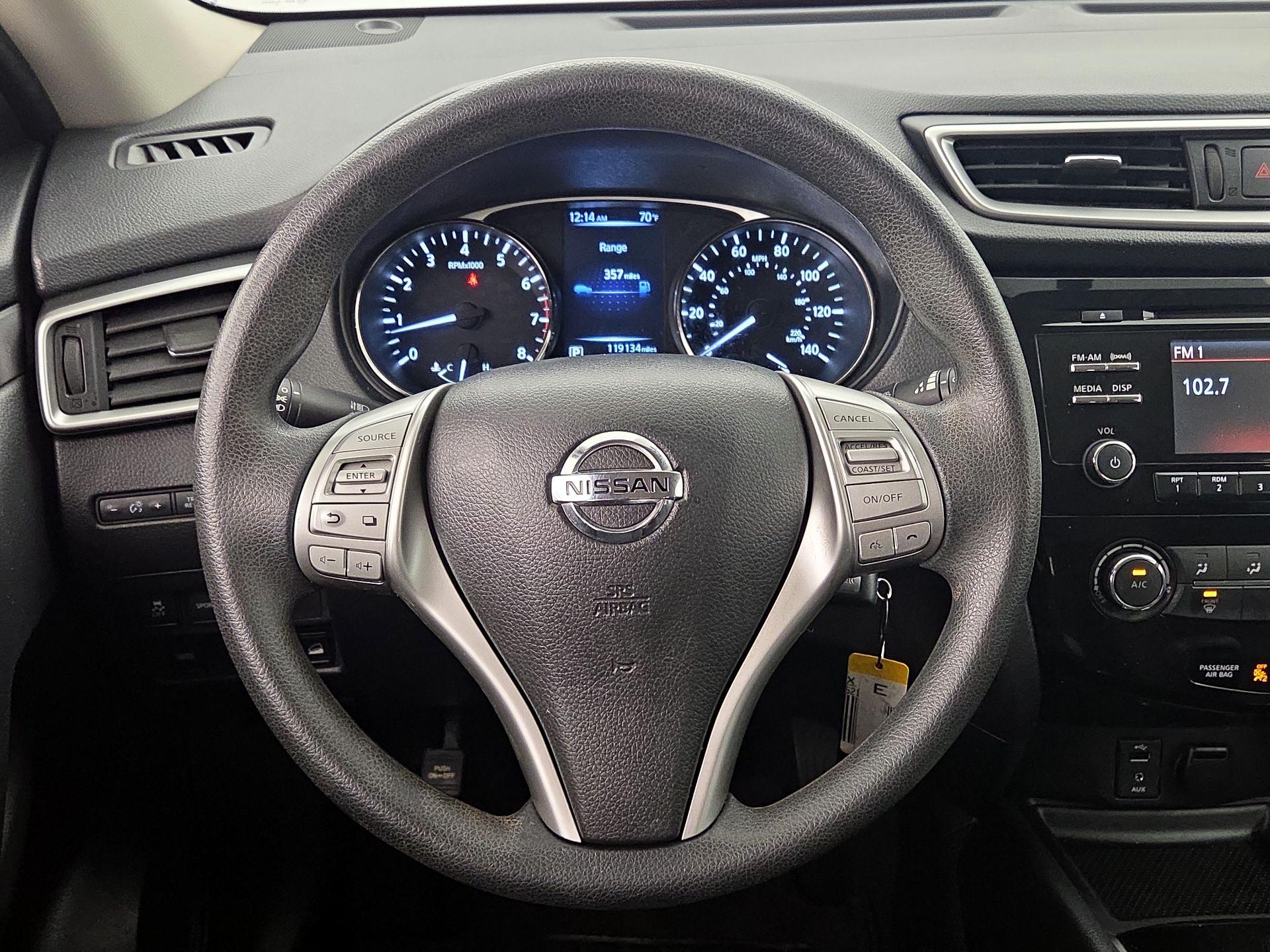 Thumbnail: 2016 Nissan Rogue - 10