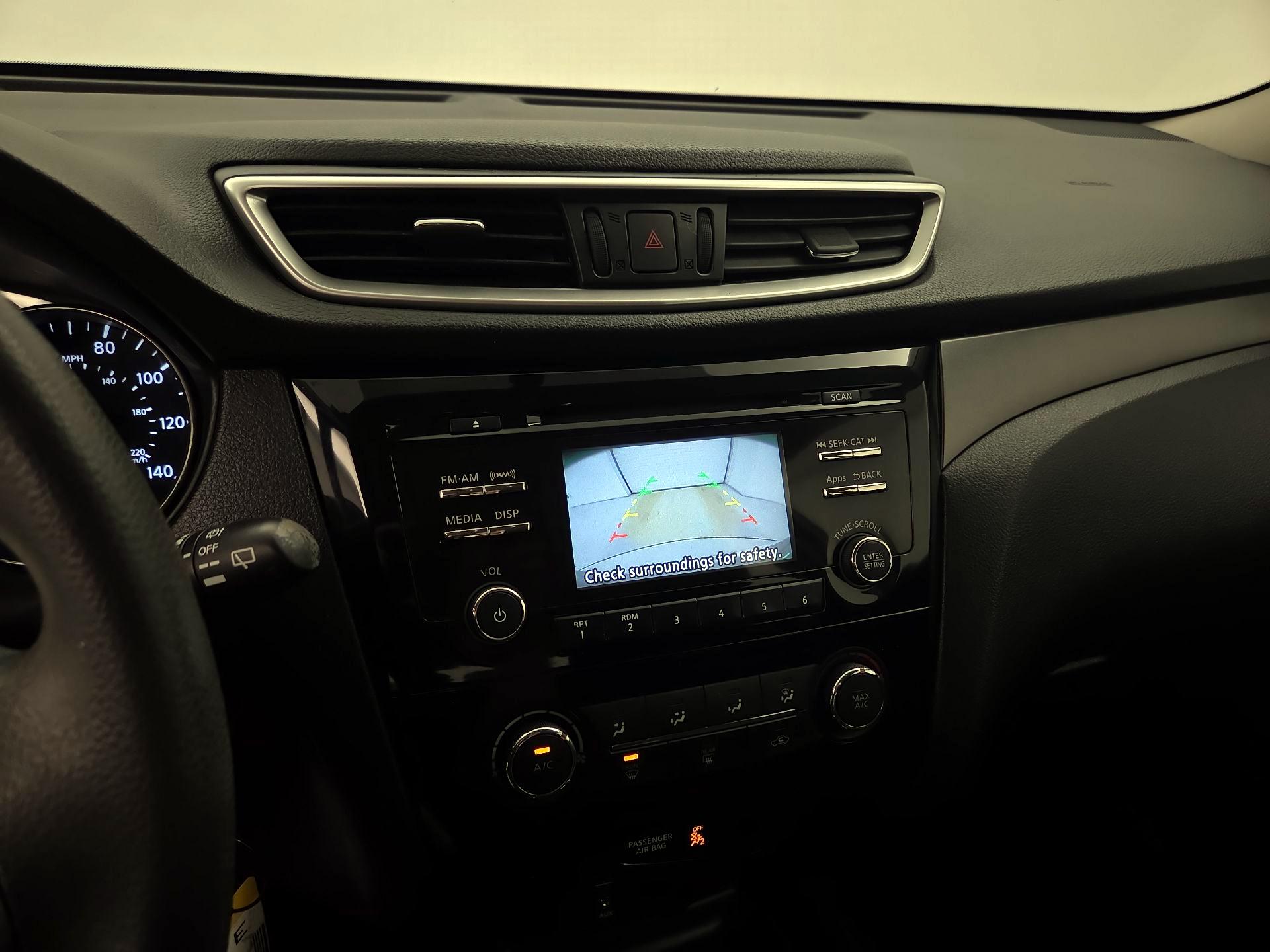 Thumbnail: 2016 Nissan Rogue - 14