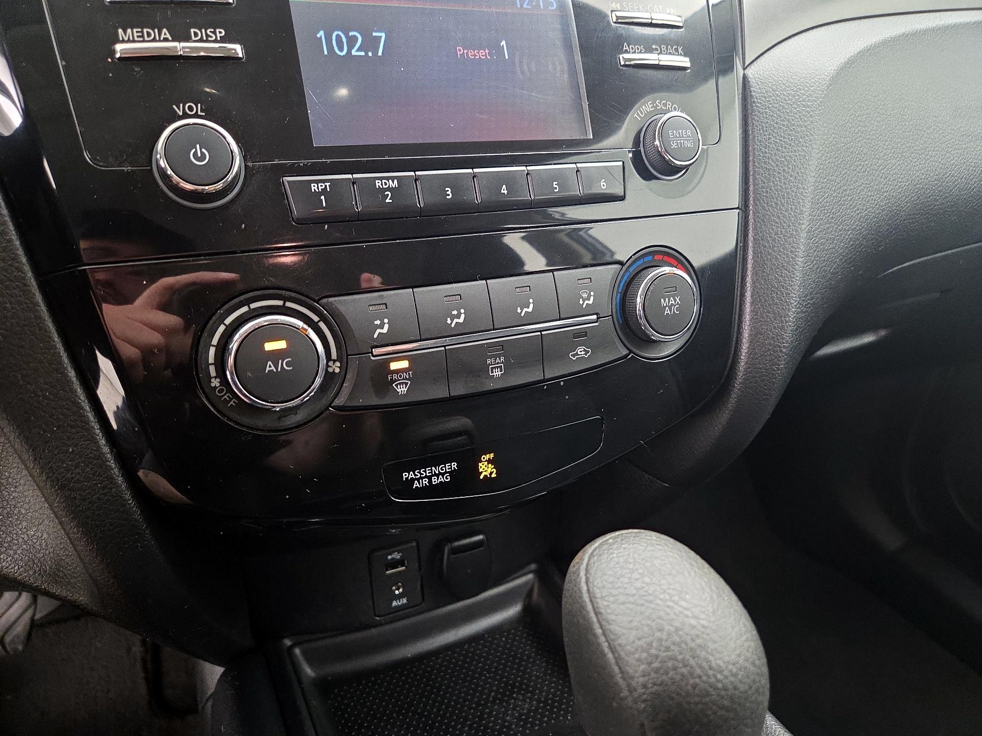 Thumbnail: 2016 Nissan Rogue - 16