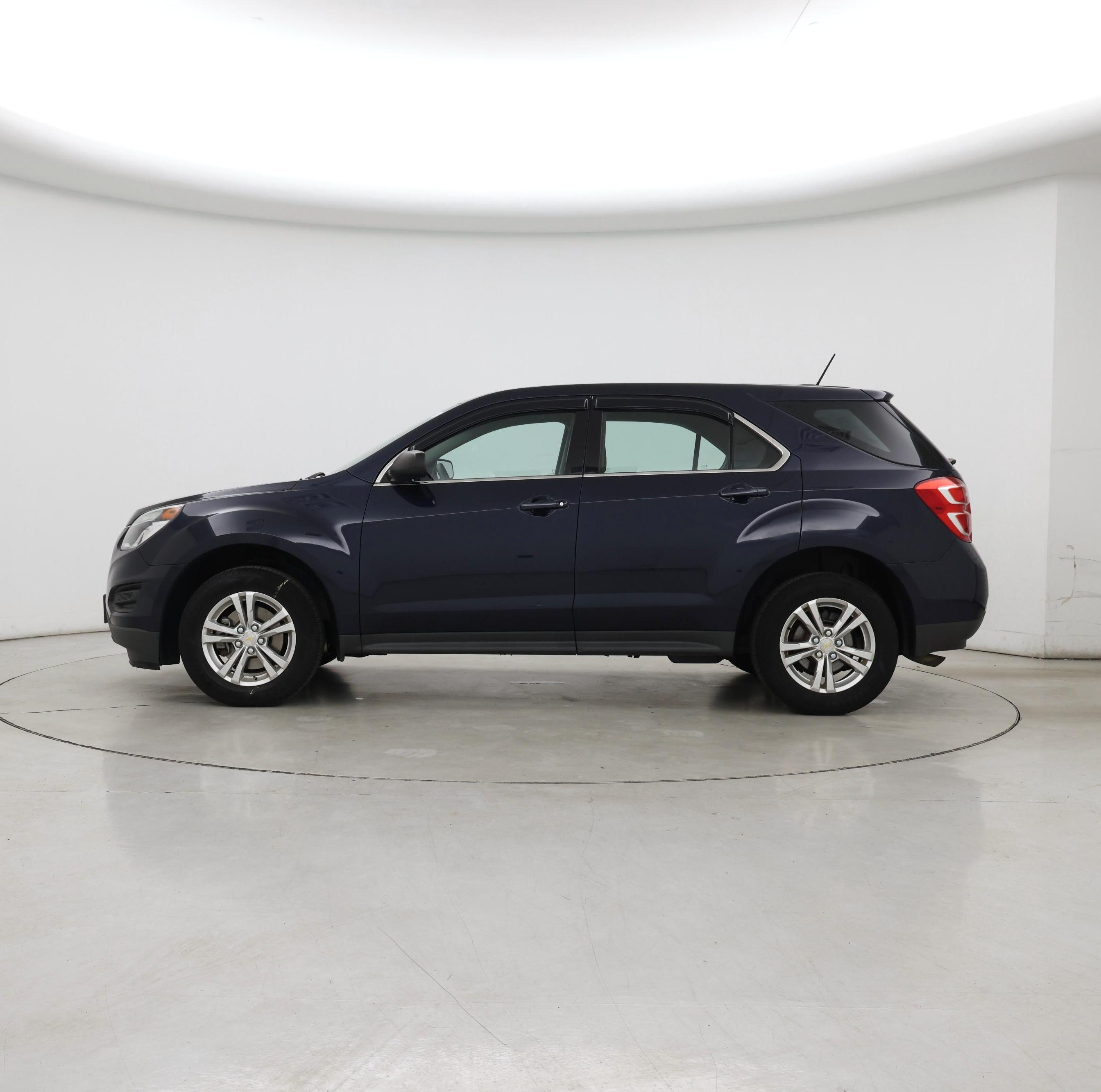 Thumbnail: 2017 Chevrolet Equinox - 3