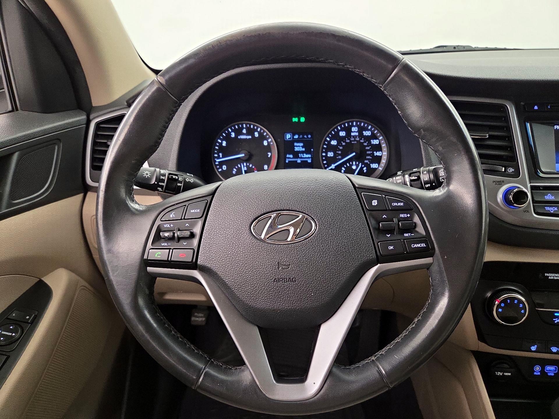 Thumbnail: 2016 Hyundai Tucson - 10