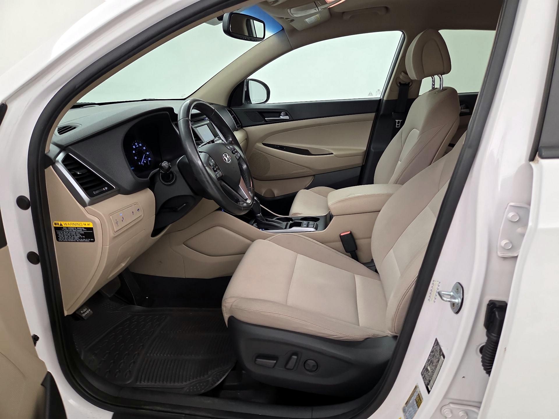 Thumbnail: 2016 Hyundai Tucson - 11
