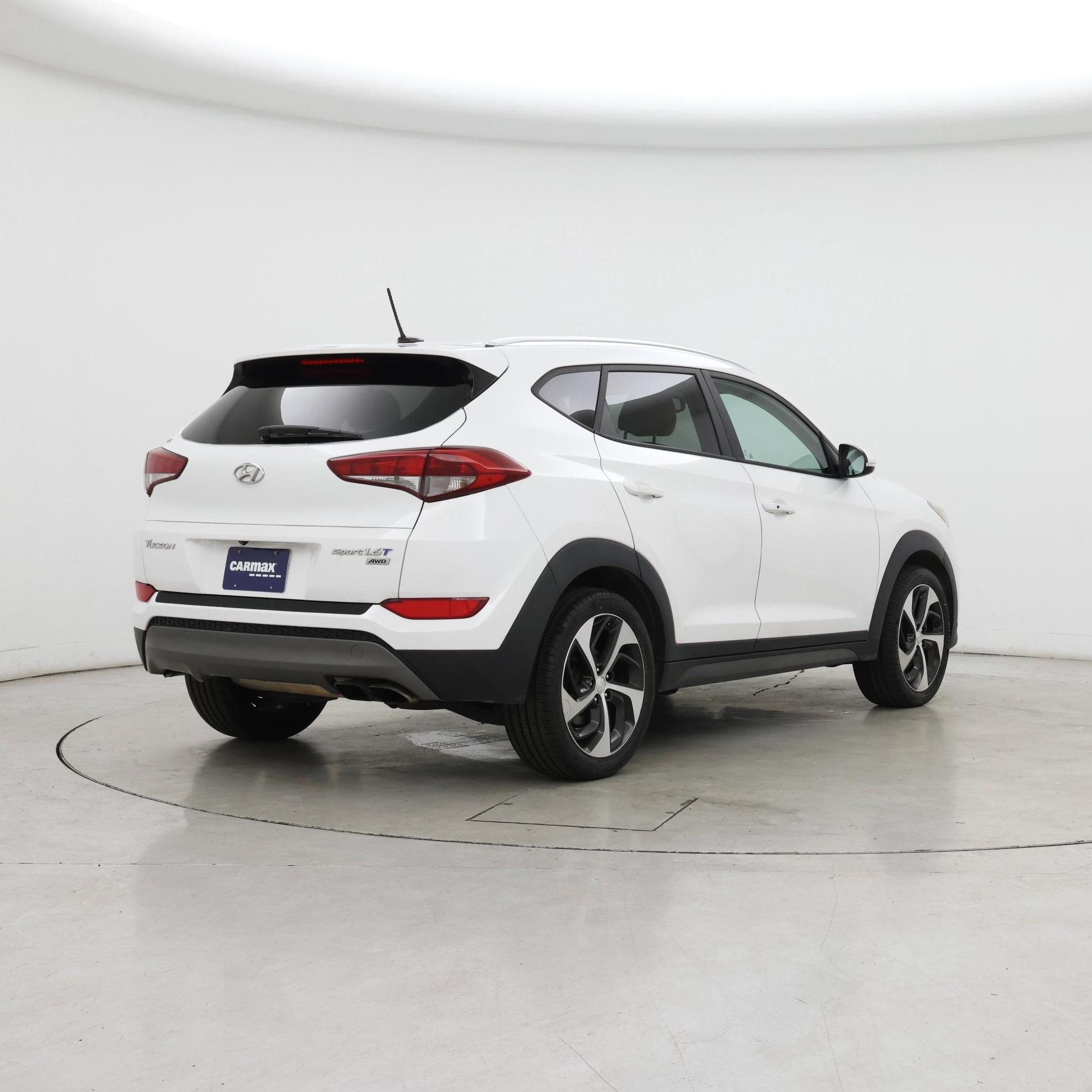 Thumbnail: 2016 Hyundai Tucson - 8