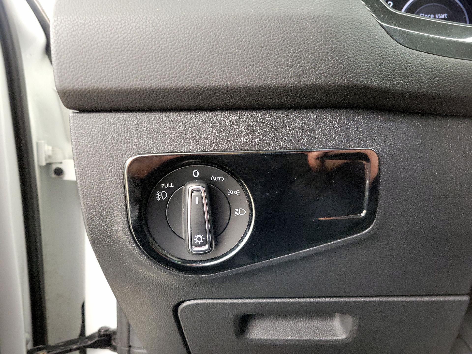 Thumbnail: 2019 Volkswagen Tiguan - 13