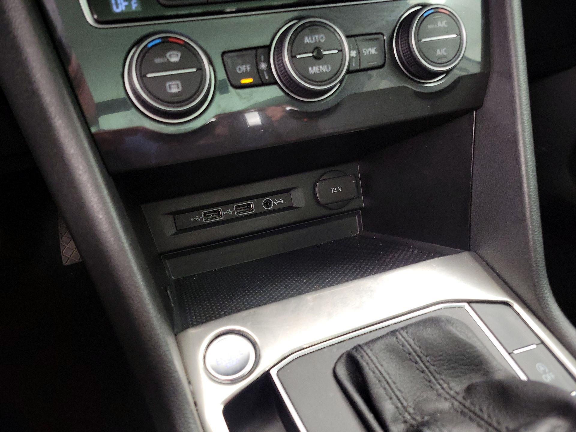 Thumbnail: 2019 Volkswagen Tiguan - 19