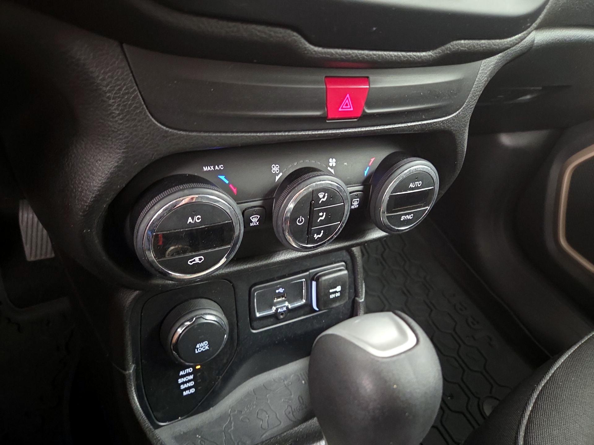 Thumbnail: 2016 Jeep Renegade - 16