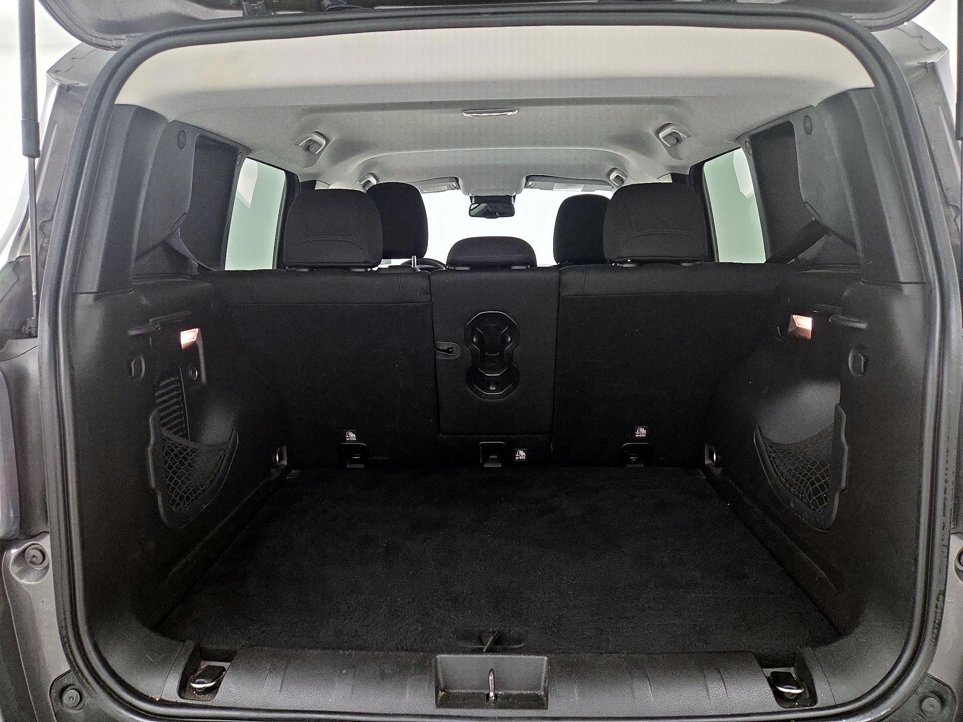 Thumbnail: 2016 Jeep Renegade - 20