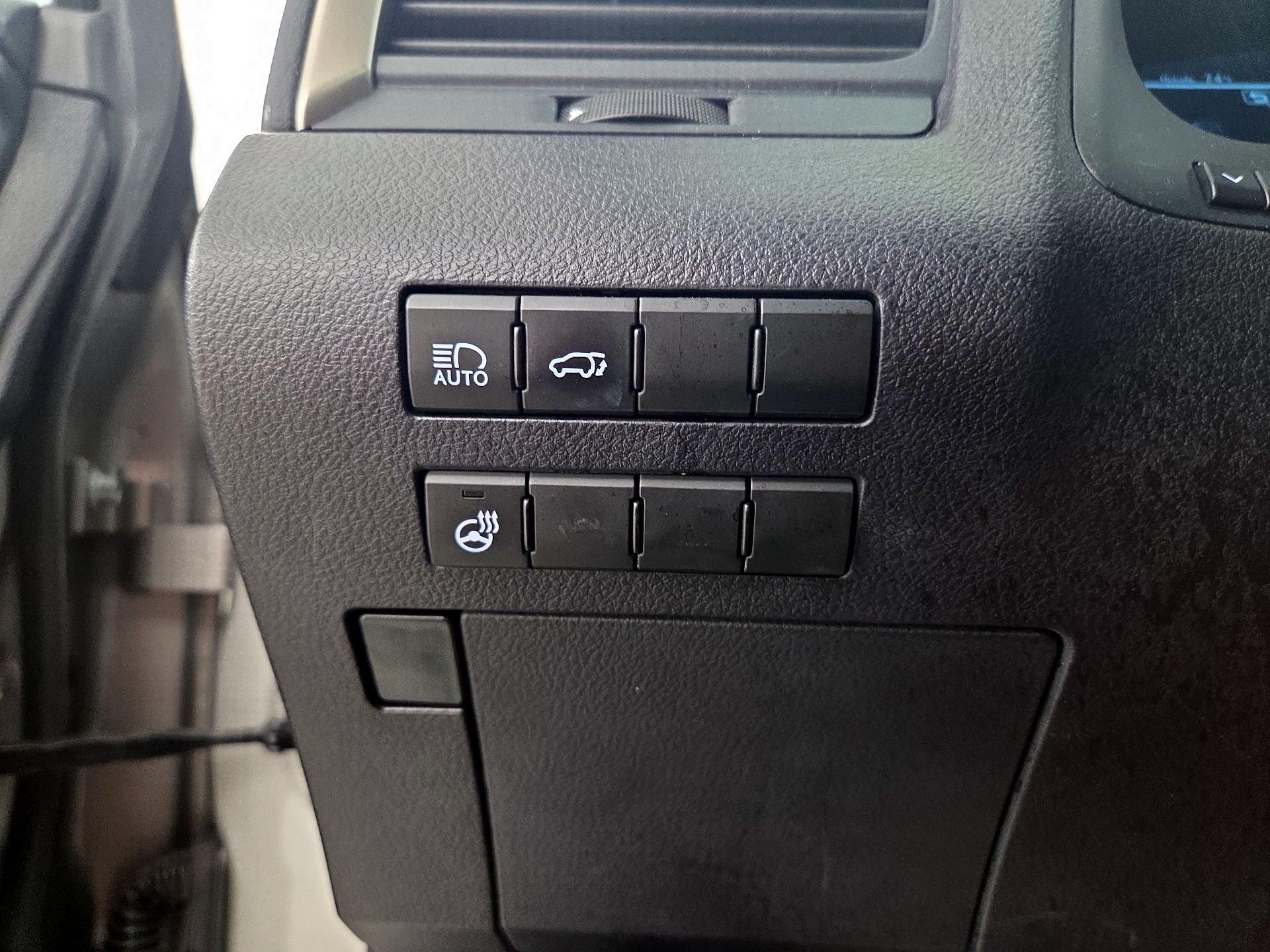 Thumbnail: 2018 Lexus RX - 13