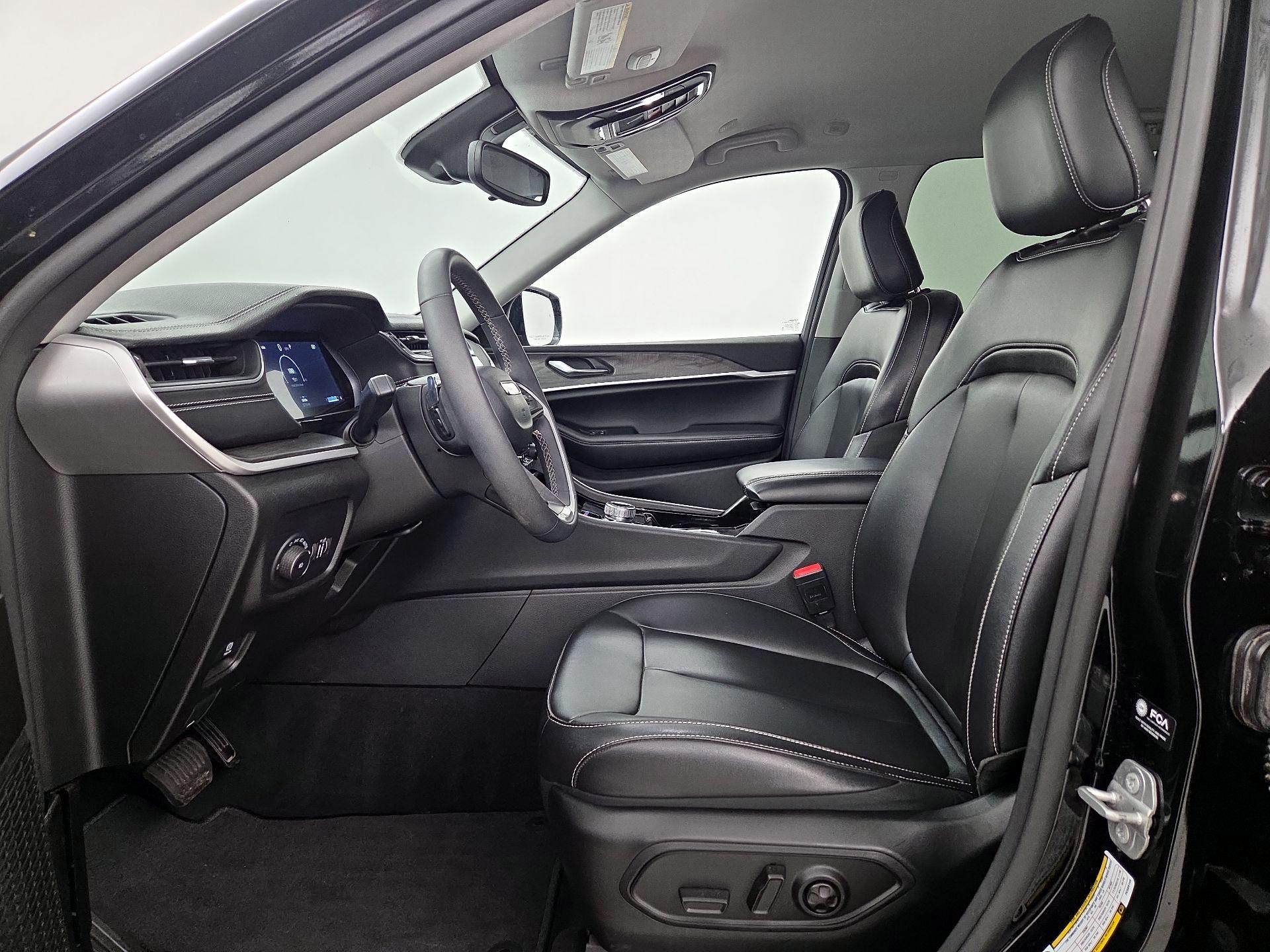 Thumbnail: 2023 Jeep Grand Cherokee - 11