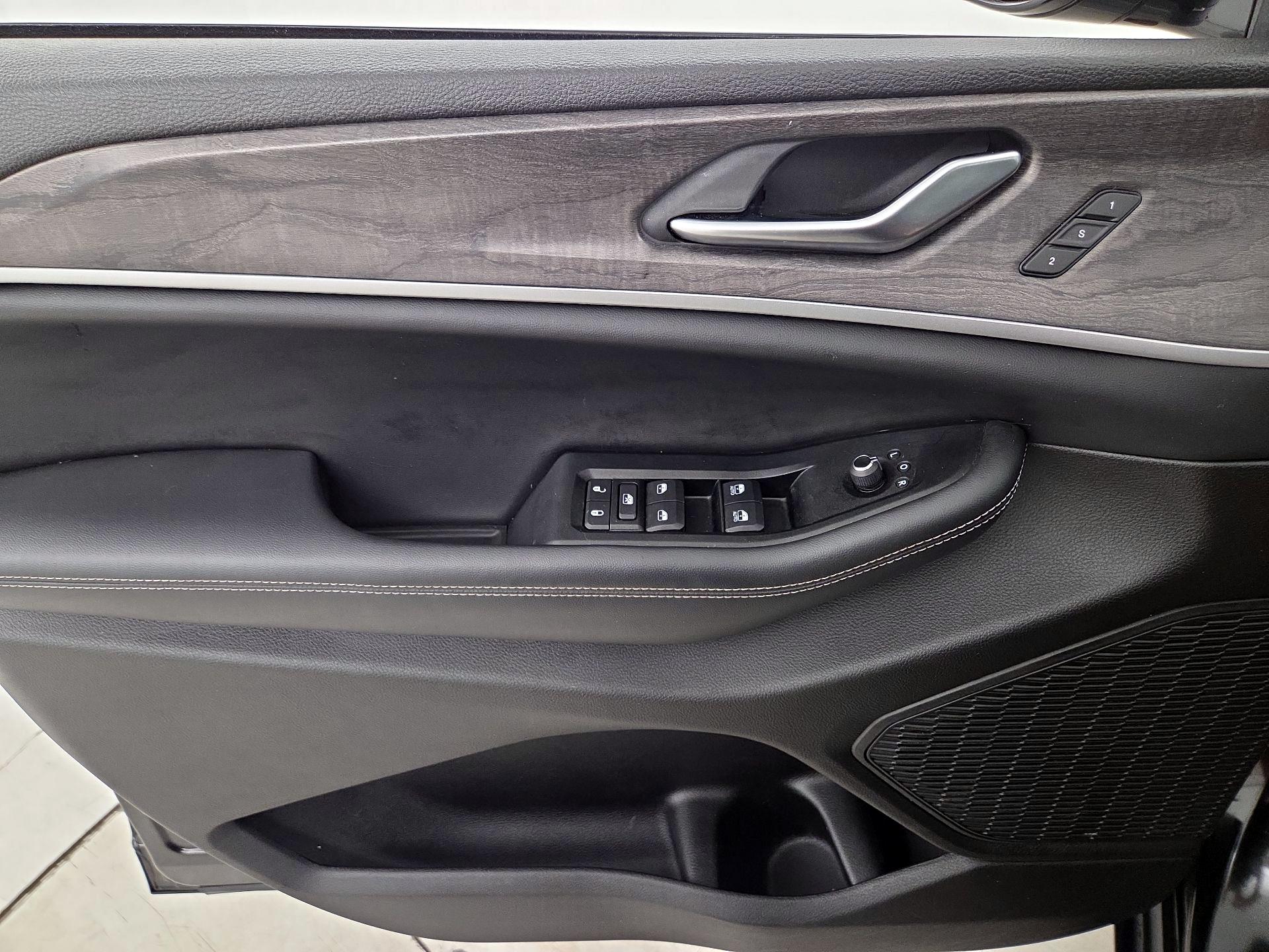 Thumbnail: 2023 Jeep Grand Cherokee - 12