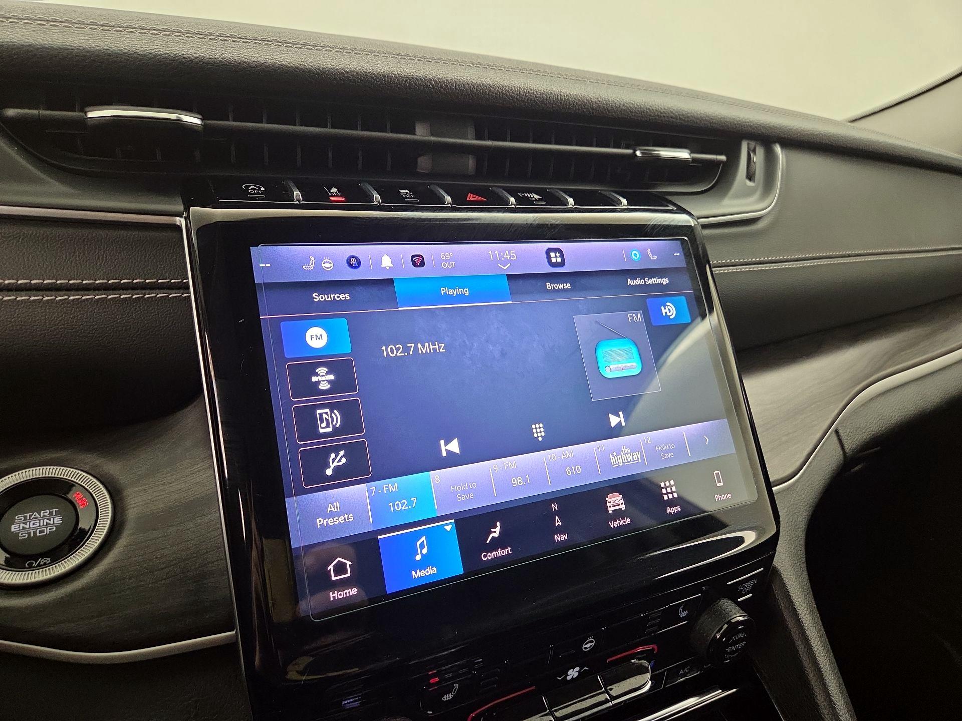 Thumbnail: 2023 Jeep Grand Cherokee - 16